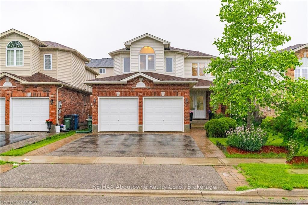 Photo 1 of 12 Zecca Drive, Guelph, Pineridge/Westminster Woods — HOMEH