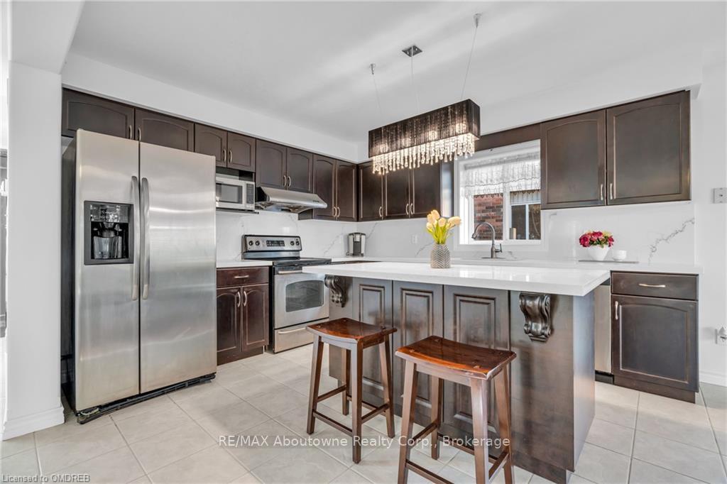 Photo 6 of 12 Zecca Drive, Guelph, Pineridge/Westminster Woods — HOMEH