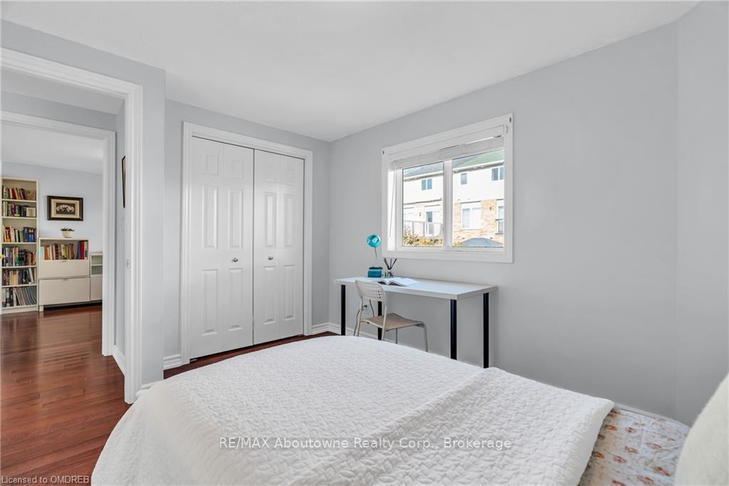 Photo 21 of 12 Zecca Drive, Guelph, Pineridge/Westminster Woods — HOMEH