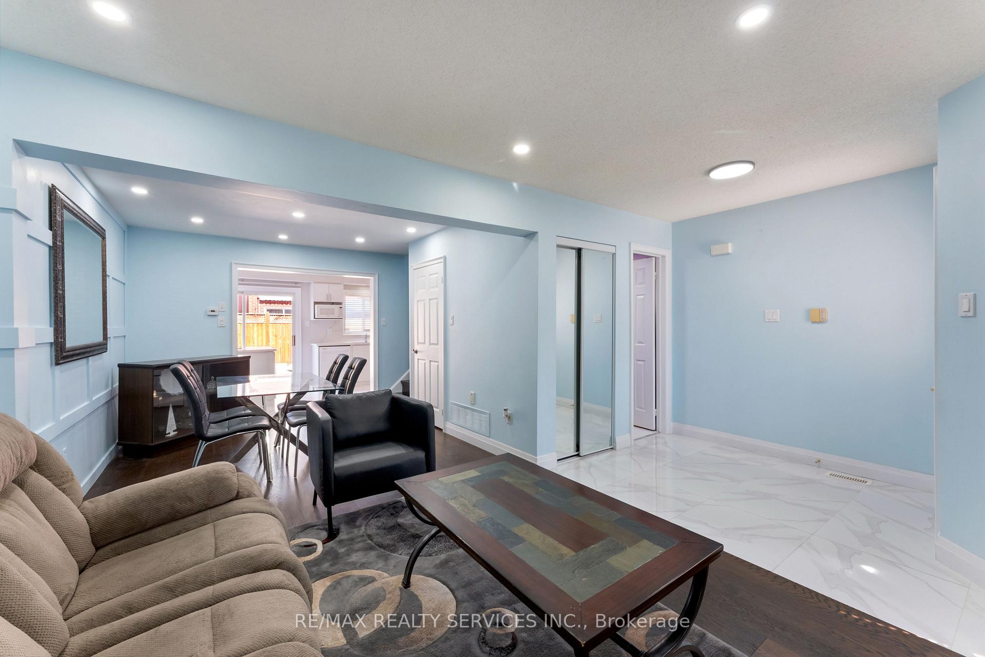 Photo 6 of 40 Herkes Drive, Brampton, Fletcher's West — HOMEH