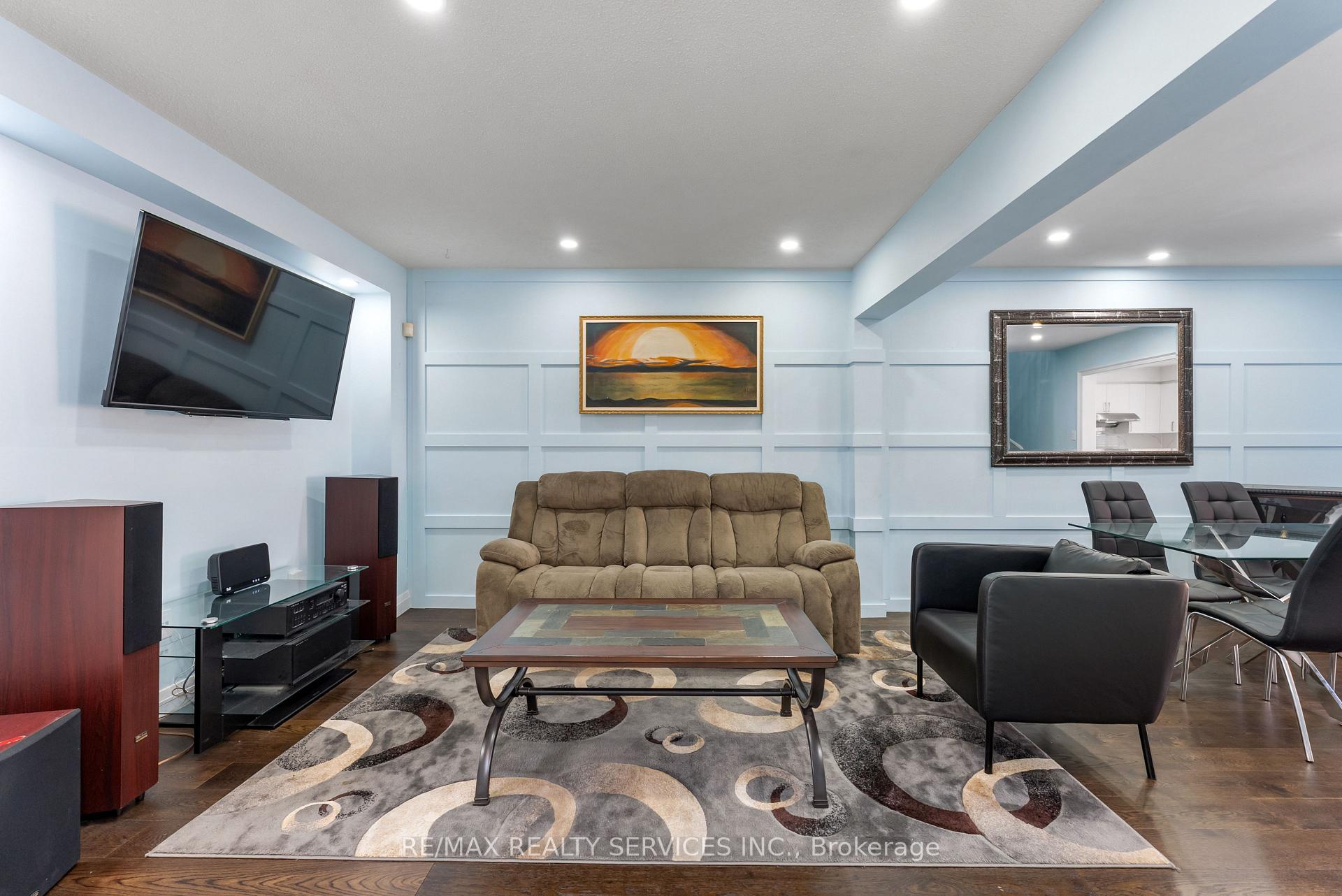 Photo 7 of 40 Herkes Drive, Brampton, Fletcher's West — HOMEH
