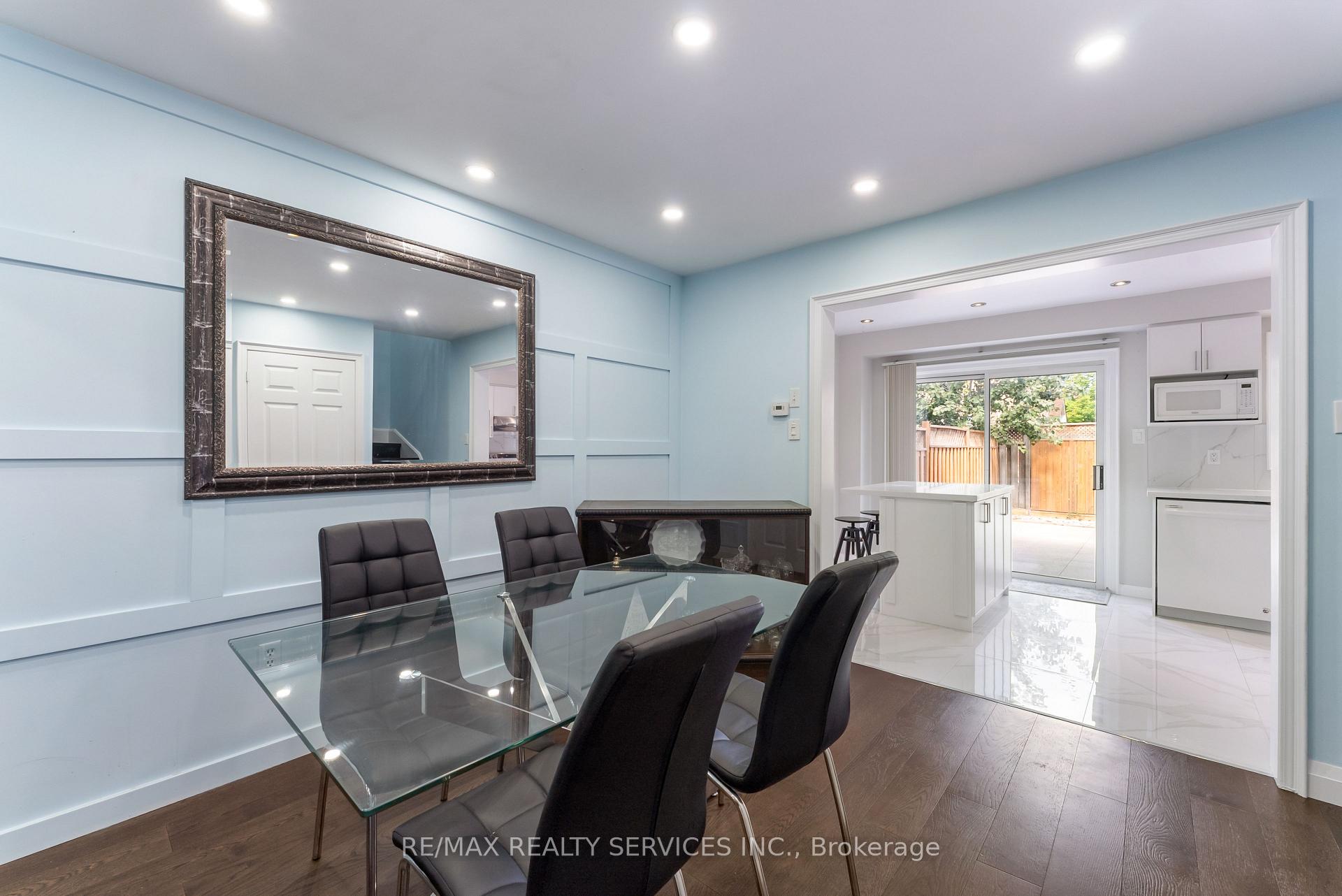 Photo 11 of 40 Herkes Drive, Brampton, Fletcher's West — HOMEH