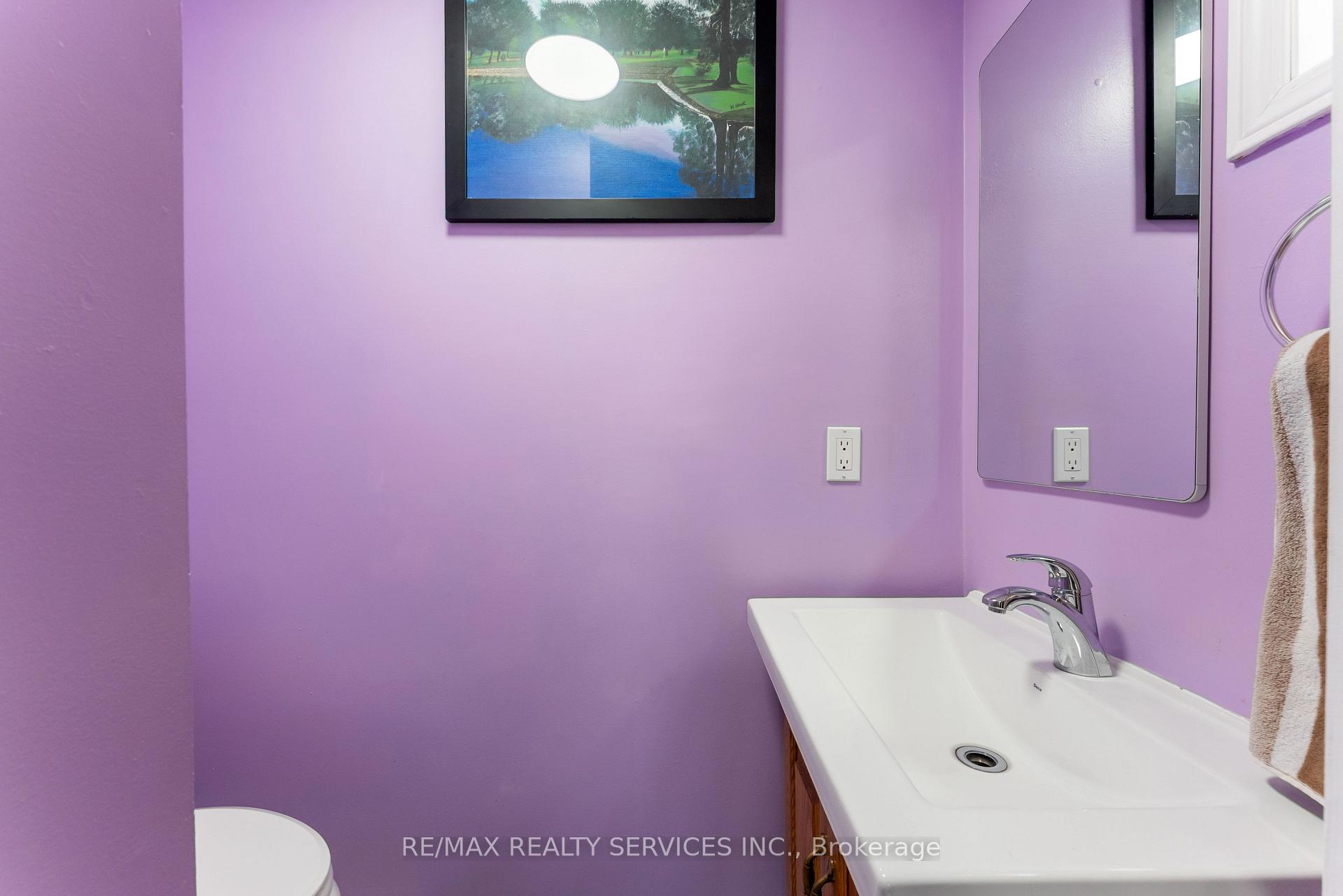 Photo 18 of 40 Herkes Drive, Brampton, Fletcher's West — HOMEH