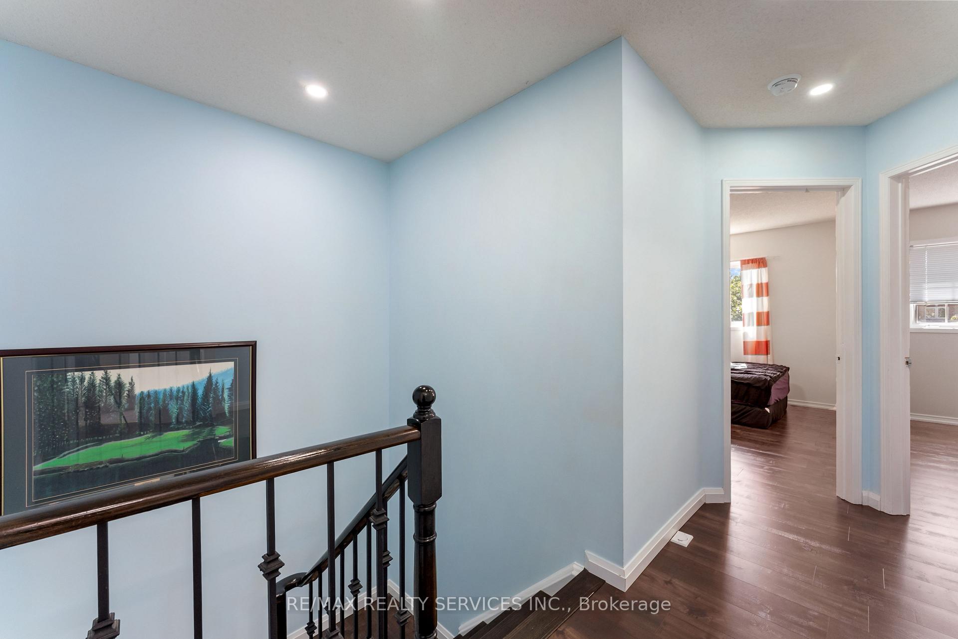 Photo 19 of 40 Herkes Drive, Brampton, Fletcher's West — HOMEH