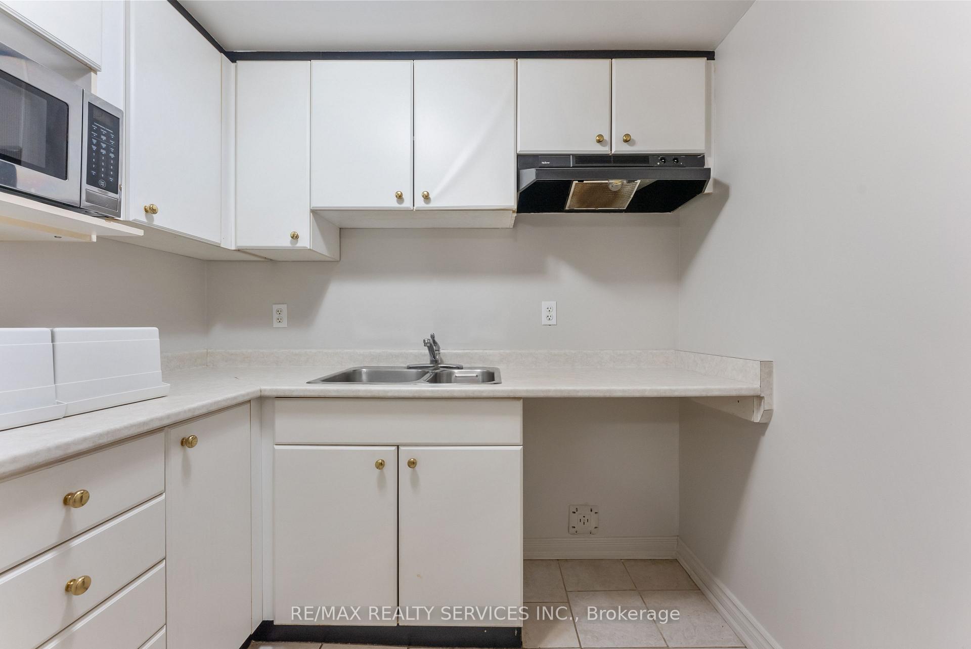 Photo 26 of 40 Herkes Drive, Brampton, Fletcher's West — HOMEH