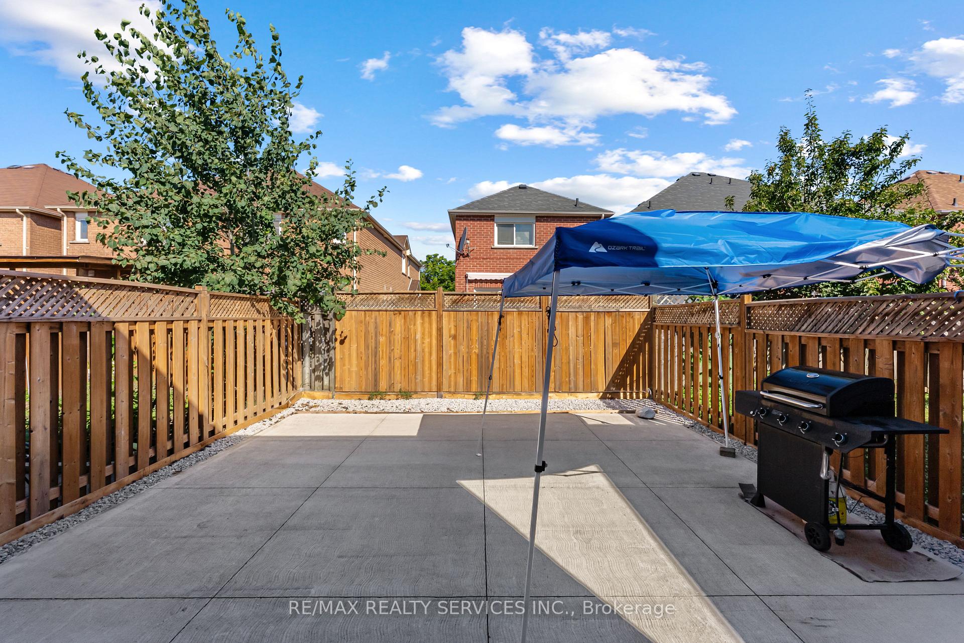 Photo 31 of 40 Herkes Drive, Brampton, Fletcher's West — HOMEH