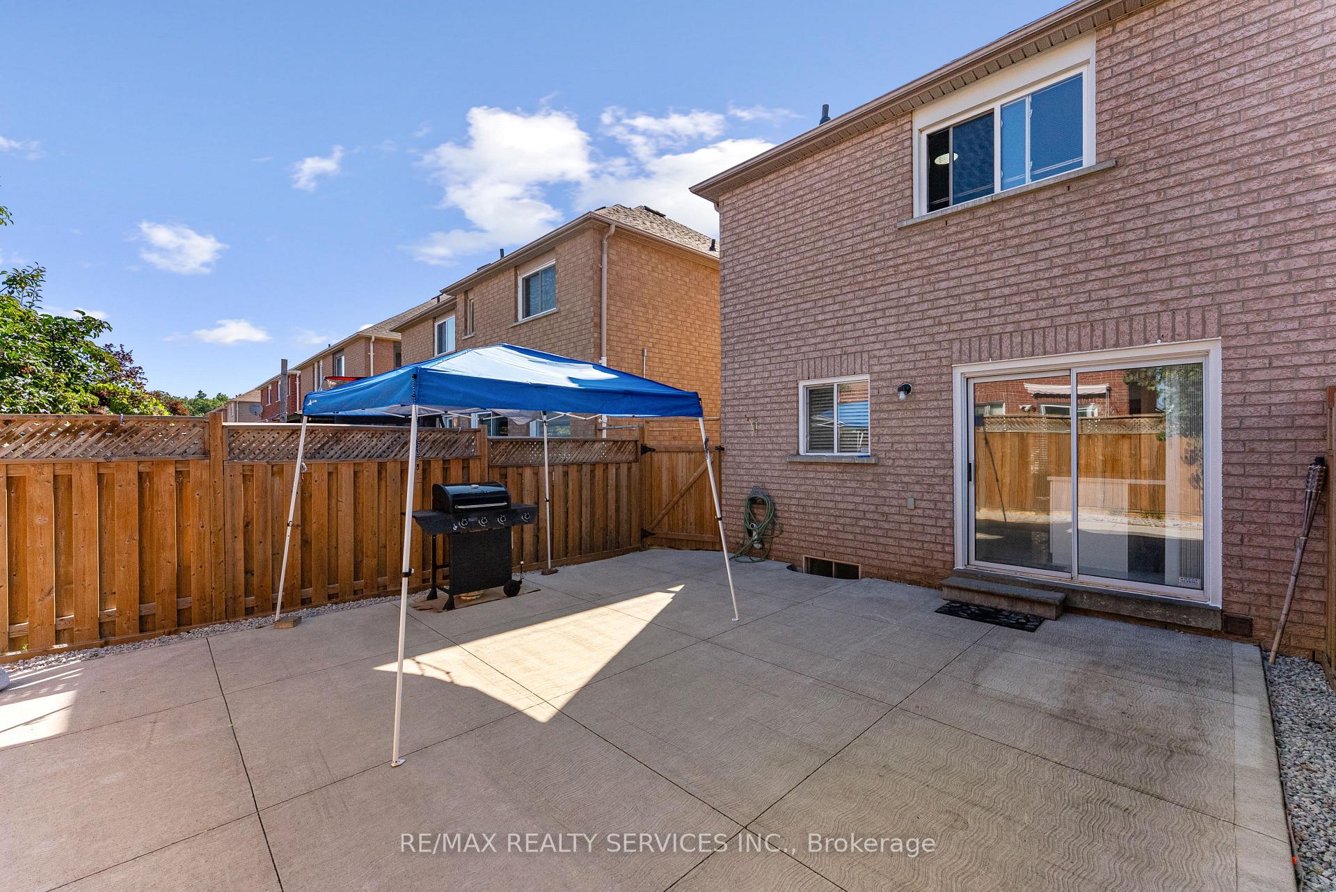 Photo 33 of 40 Herkes Drive, Brampton, Fletcher's West — HOMEH
