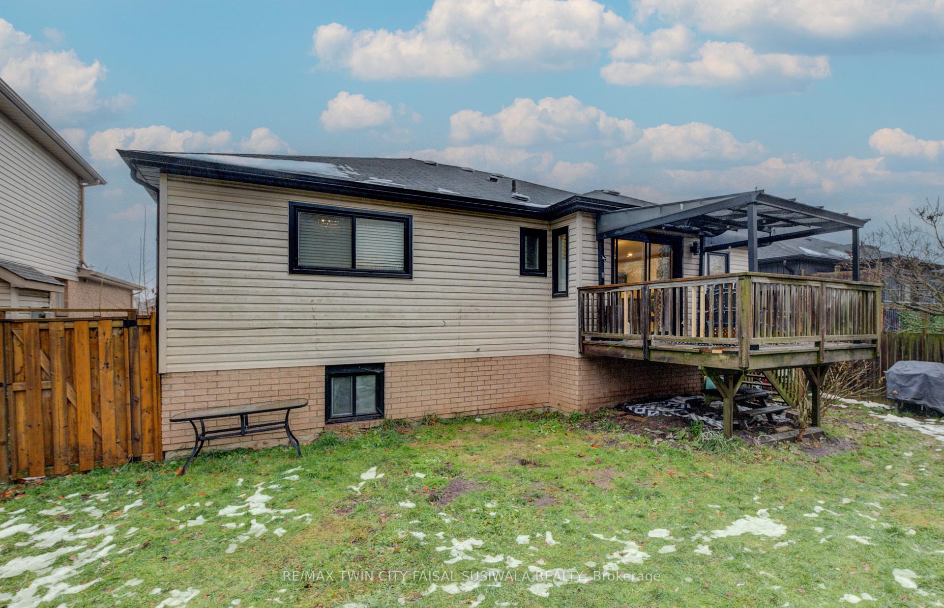 Photo 3 of 77 Oak Hill Drive, Cambridge — HOMEH