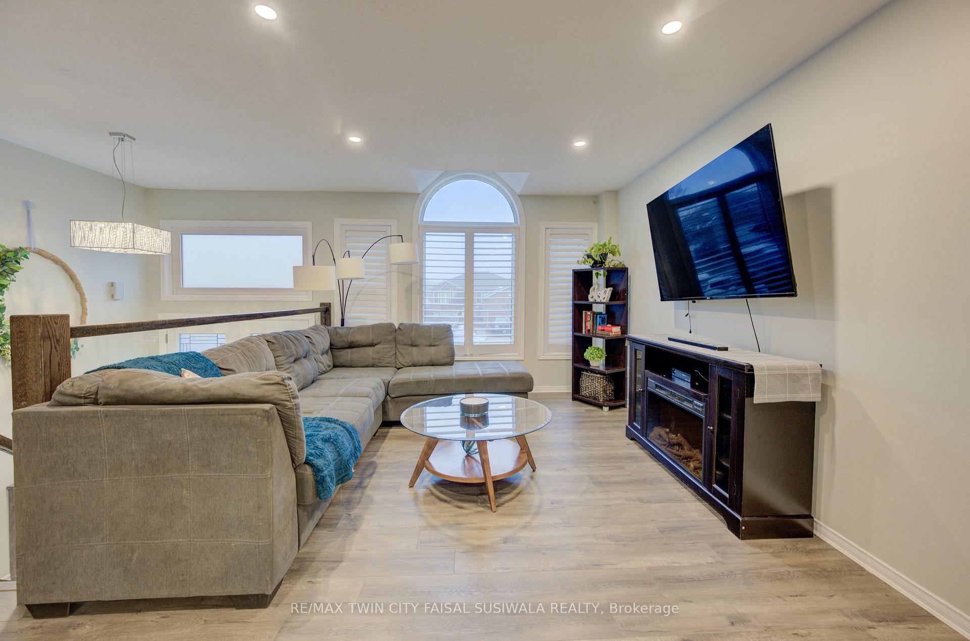 Photo 8 of 77 Oak Hill Drive, Cambridge — HOMEH