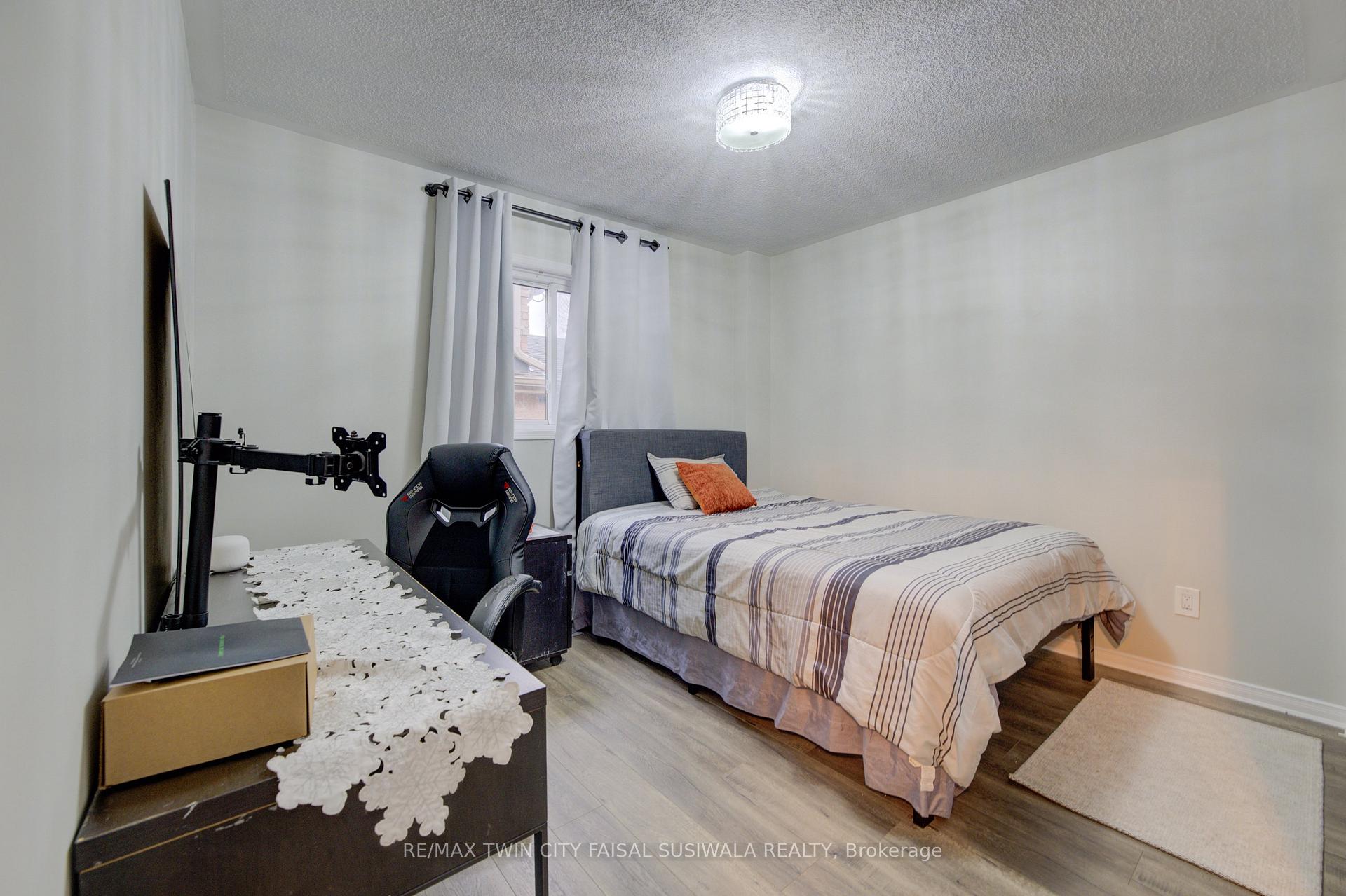 Photo 24 of 77 Oak Hill Drive, Cambridge — HOMEH