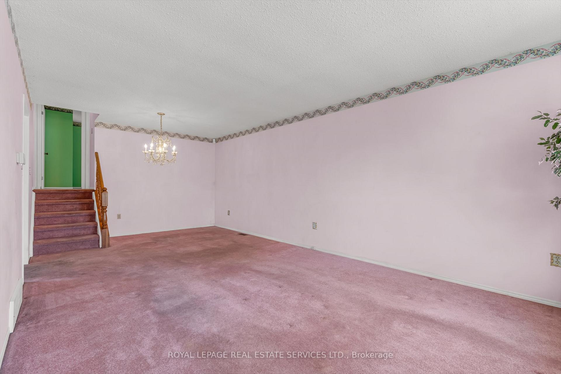 Photo 4 of 43 Elmore Drive, Hamilton, Eleanor — HOMEH