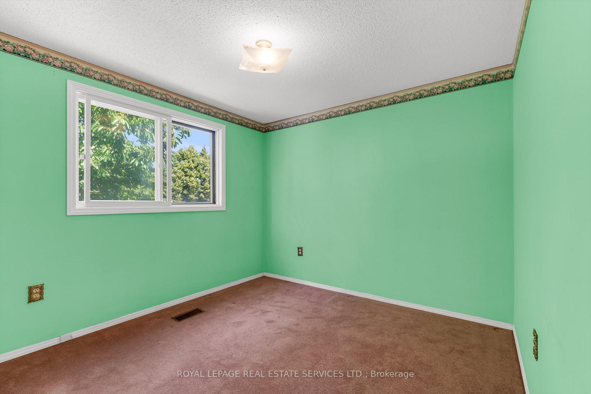 Photo 11 of 43 Elmore Drive, Hamilton, Eleanor — HOMEH