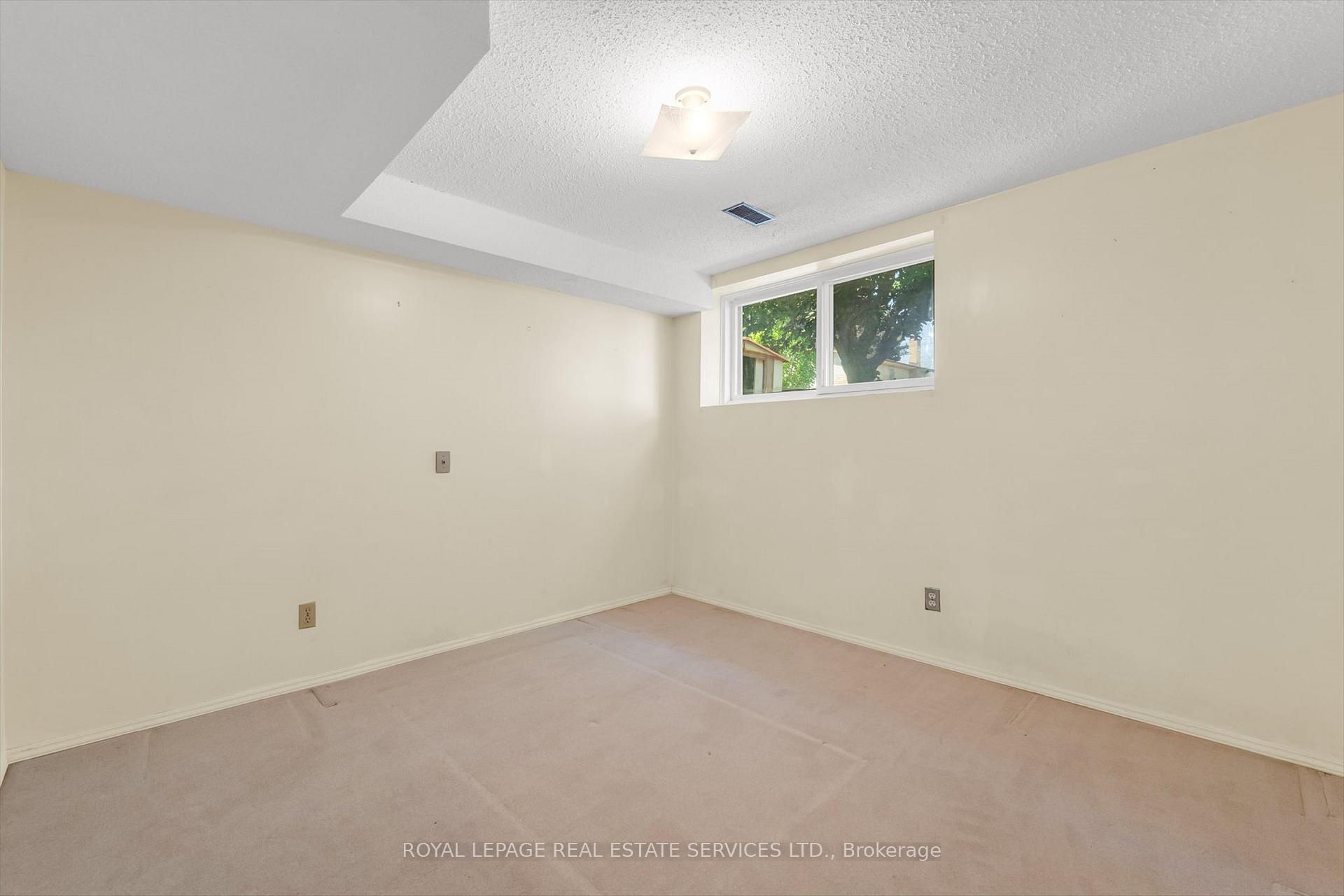 Photo 16 of 43 Elmore Drive, Hamilton, Eleanor — HOMEH