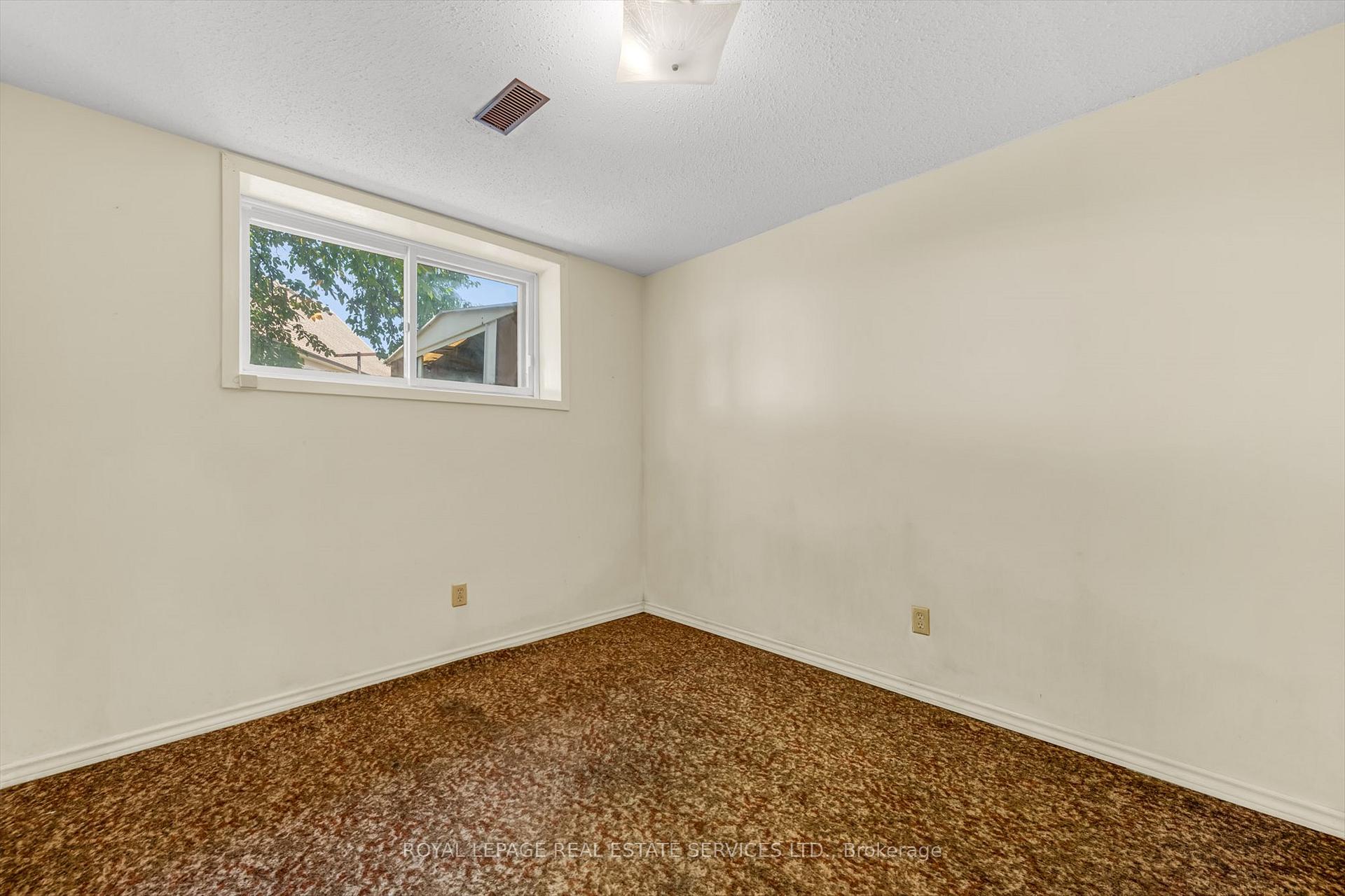 Photo 18 of 43 Elmore Drive, Hamilton, Eleanor — HOMEH