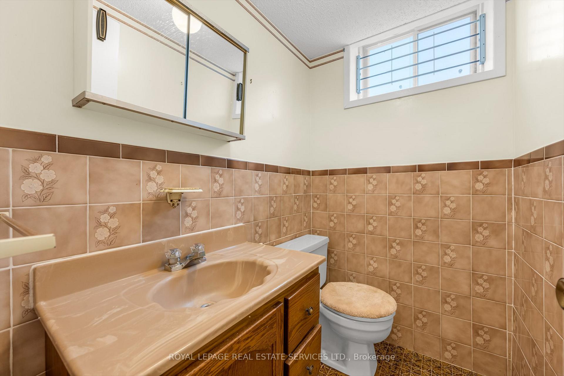 Photo 20 of 43 Elmore Drive, Hamilton, Eleanor — HOMEH