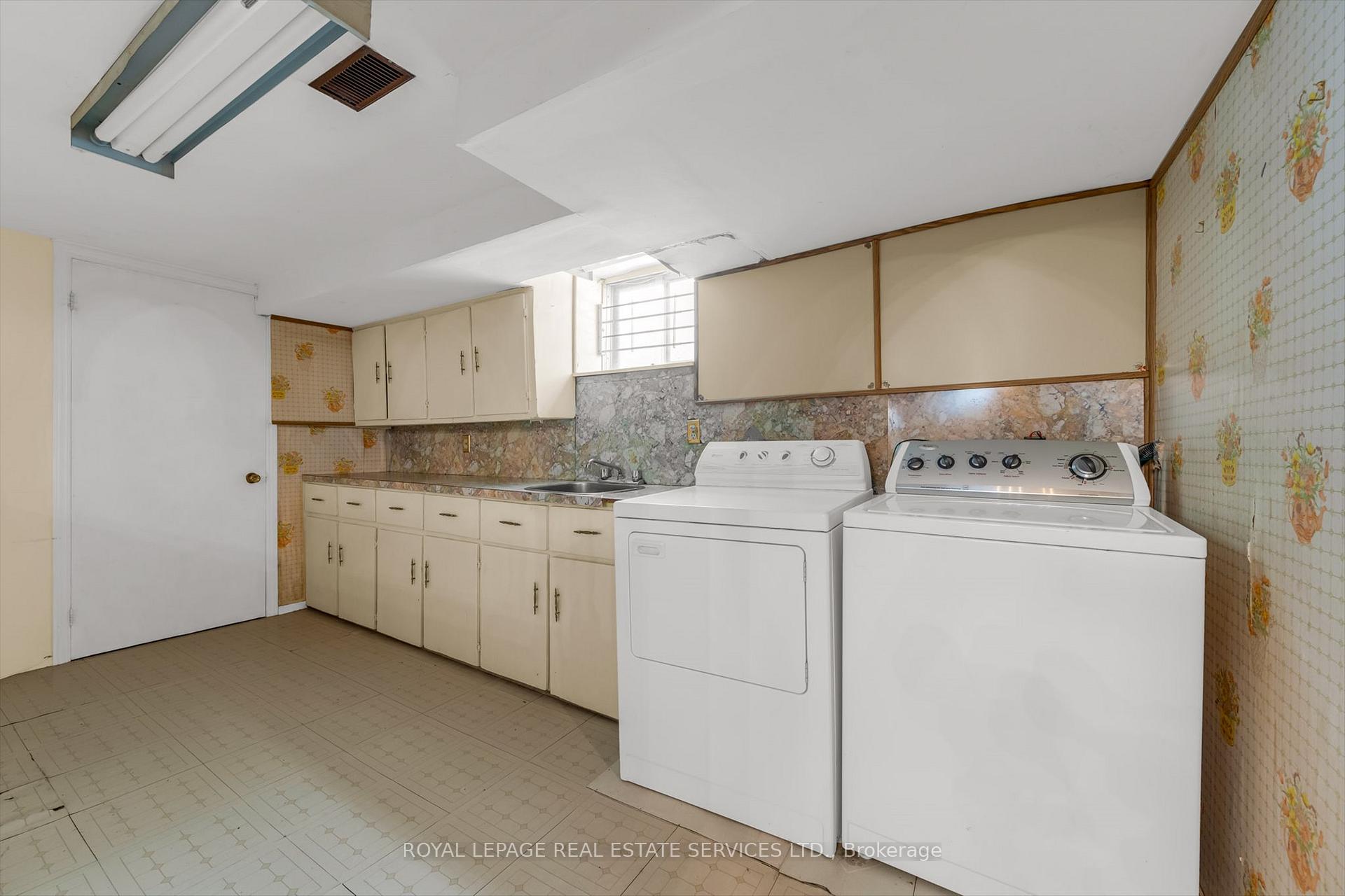 Photo 23 of 43 Elmore Drive, Hamilton, Eleanor — HOMEH