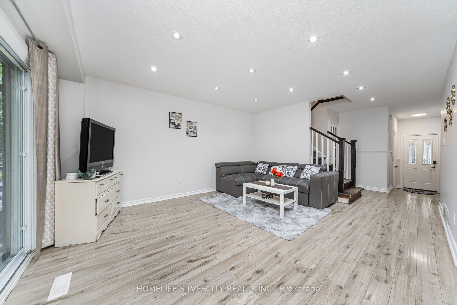 Photo 10 of 23 Judith Crescent, Brampton, Northgate — HOMEH