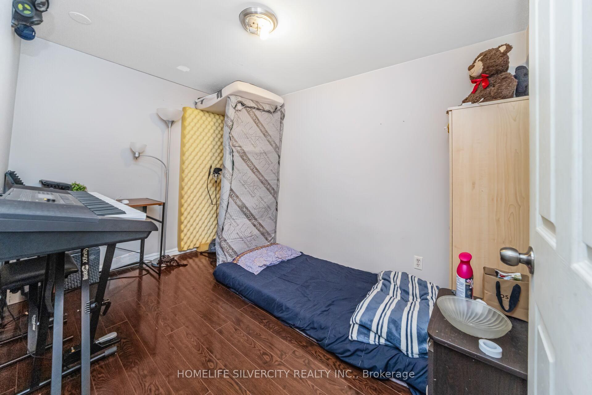 Photo 44 of 23 Judith Crescent, Brampton, Northgate — HOMEH