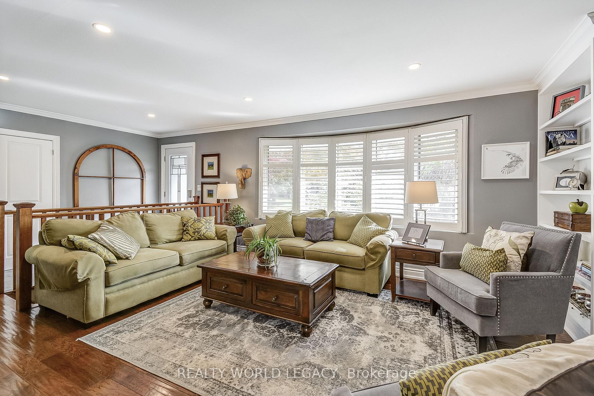 Photo 9 of 81 Garden Avenue, Hamilton, Ancaster — HOMEH
