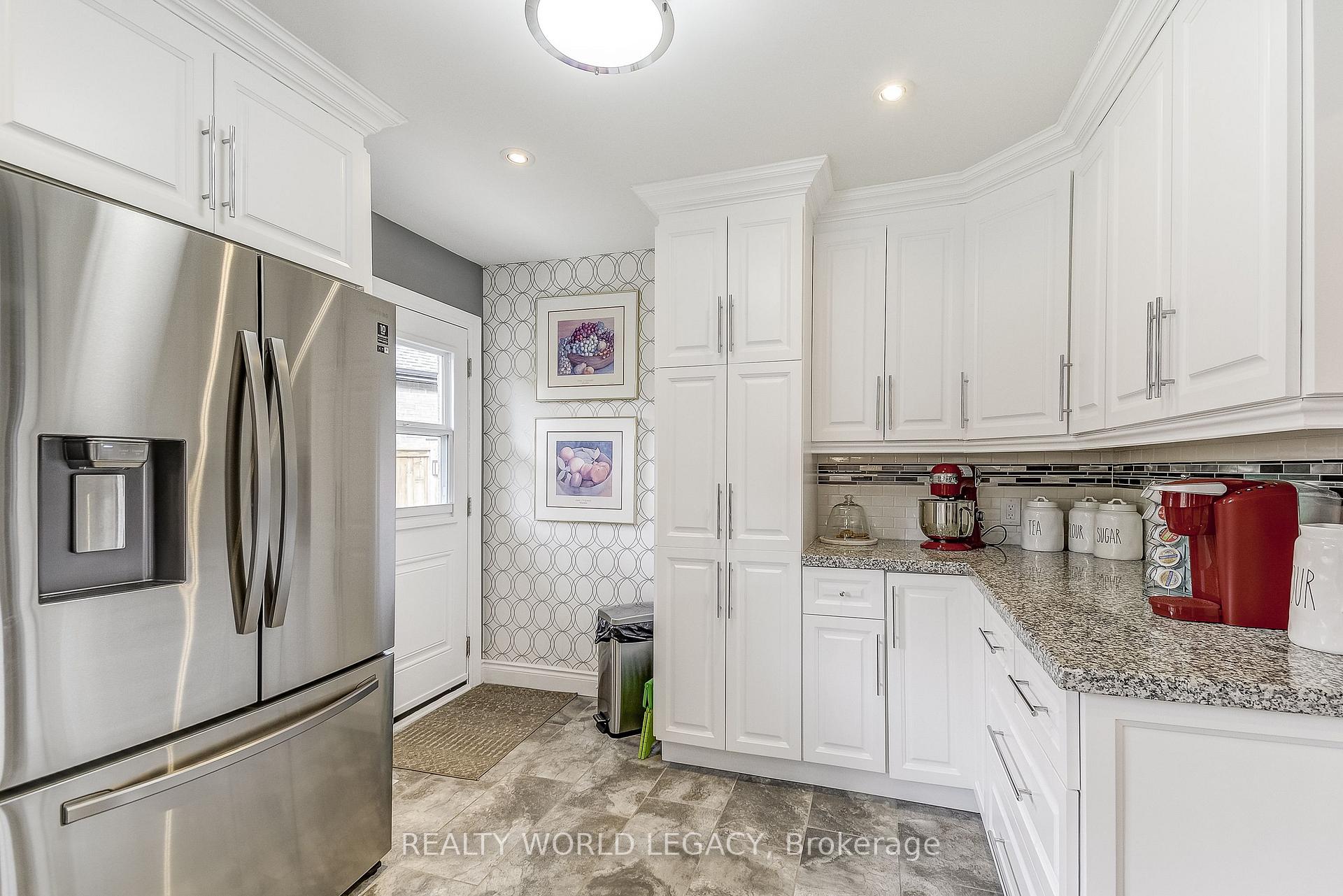 Photo 17 of 81 Garden Avenue, Hamilton, Ancaster — HOMEH
