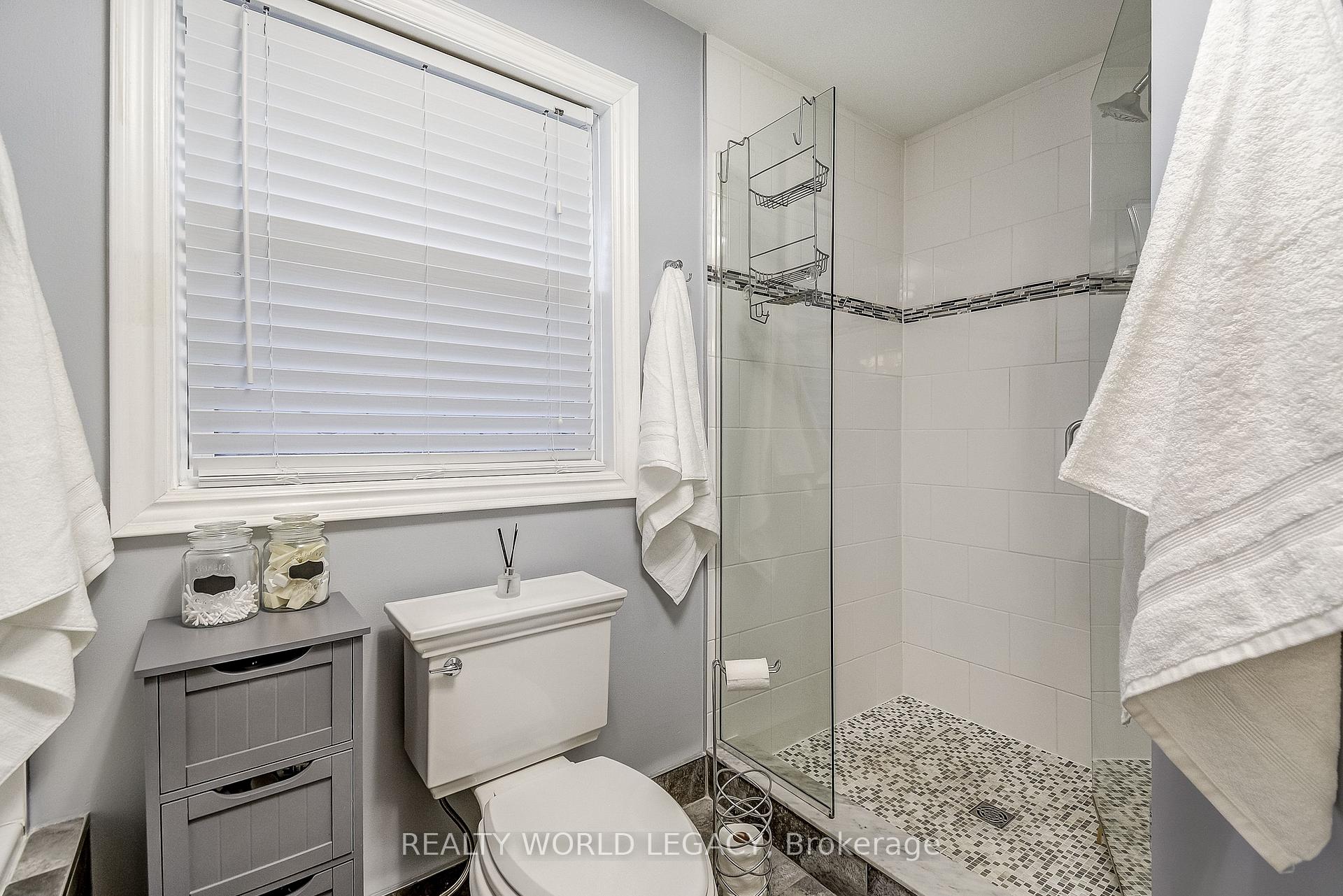 Photo 27 of 81 Garden Avenue, Hamilton, Ancaster — HOMEH