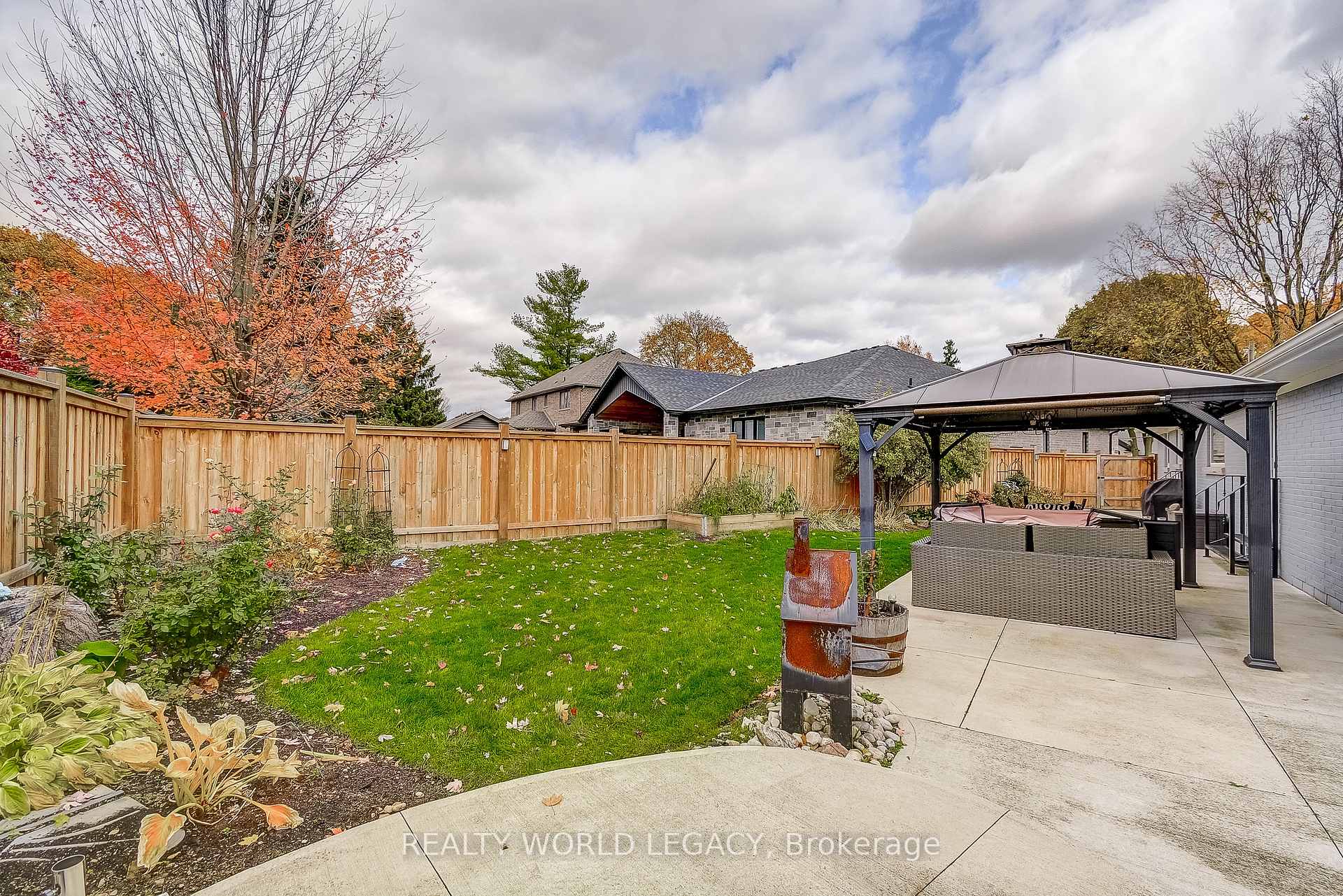 Photo 40 of 81 Garden Avenue, Hamilton, Ancaster — HOMEH