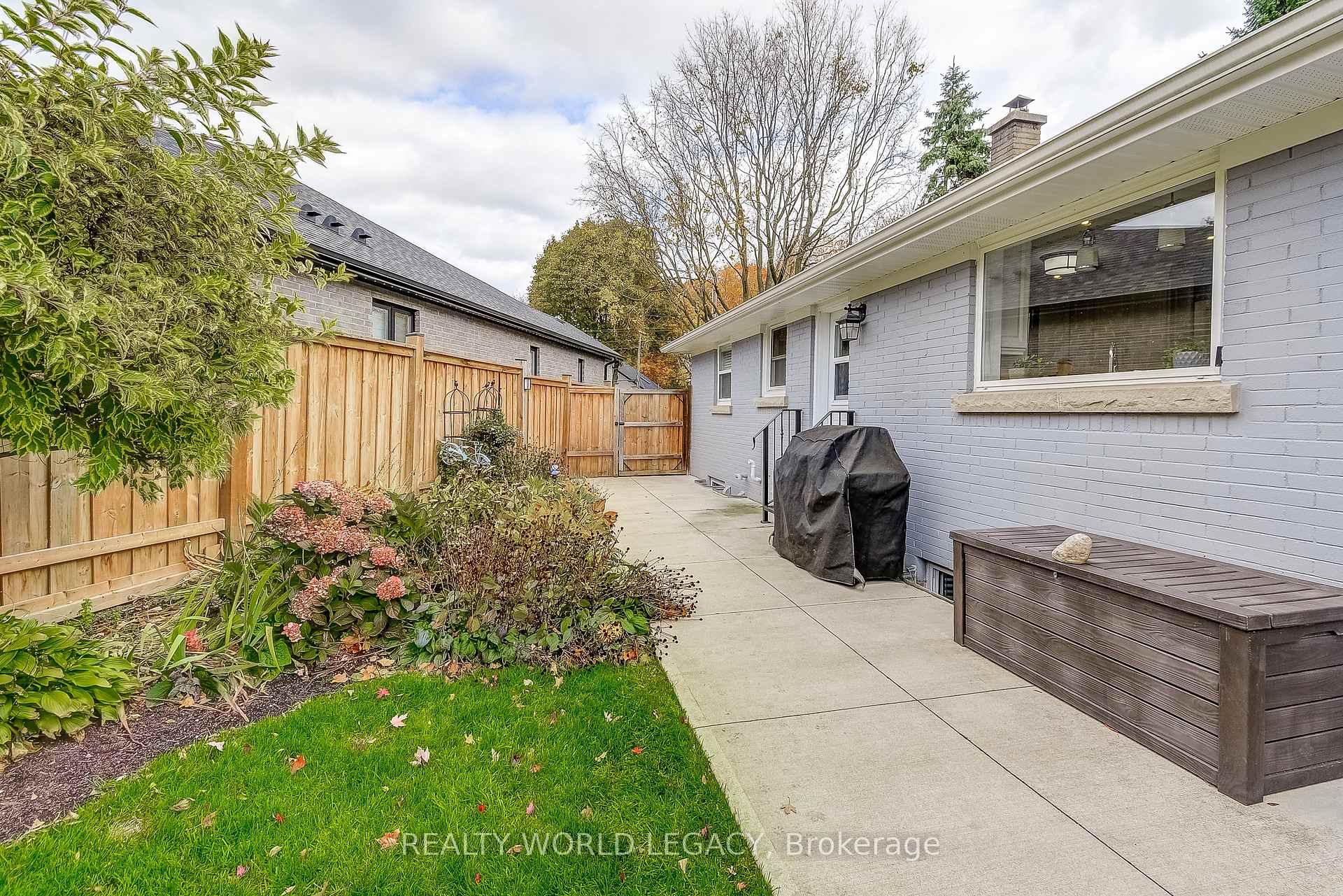 Photo 41 of 81 Garden Avenue, Hamilton, Ancaster — HOMEH