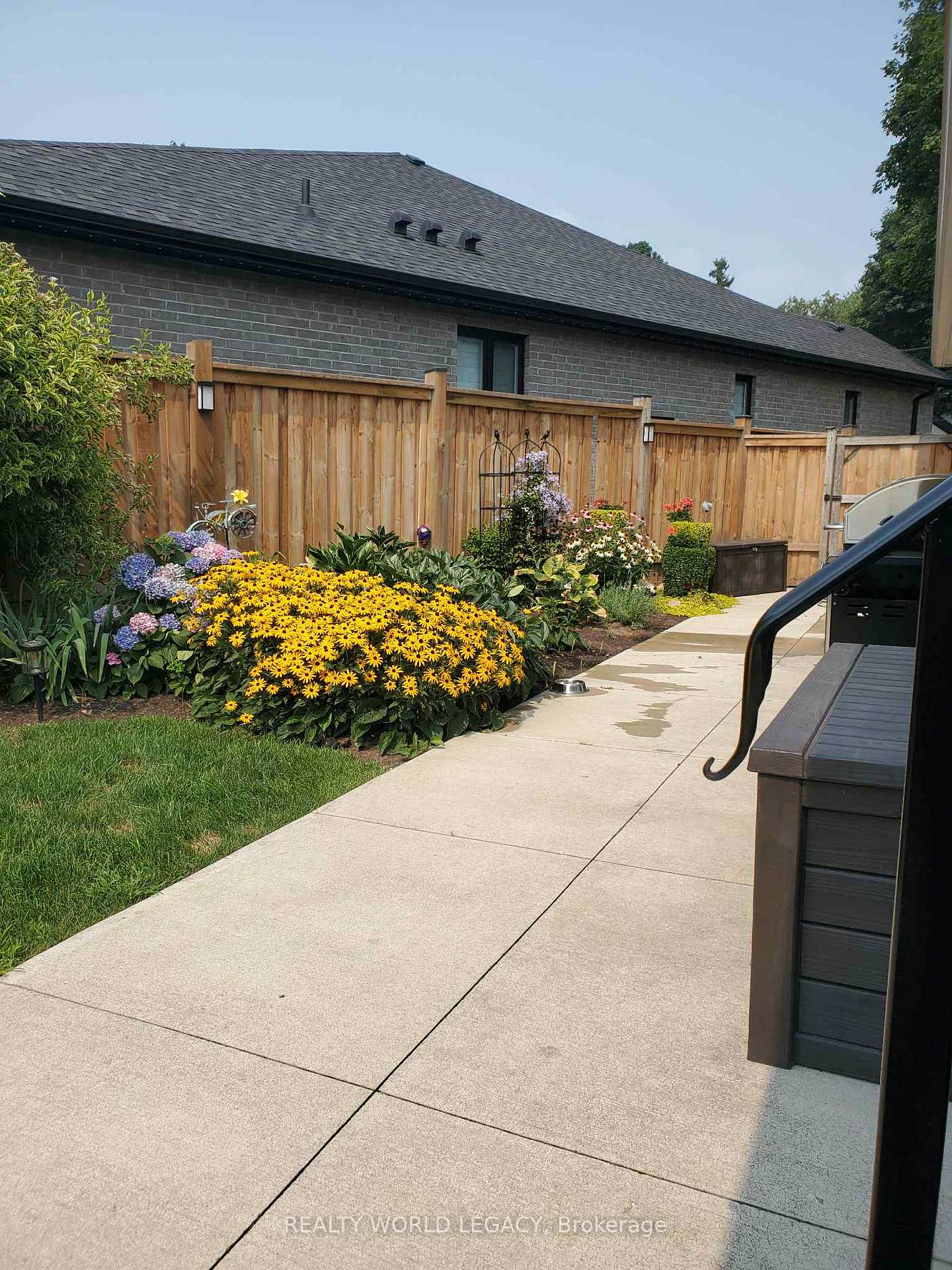 Photo 45 of 81 Garden Avenue, Hamilton, Ancaster — HOMEH