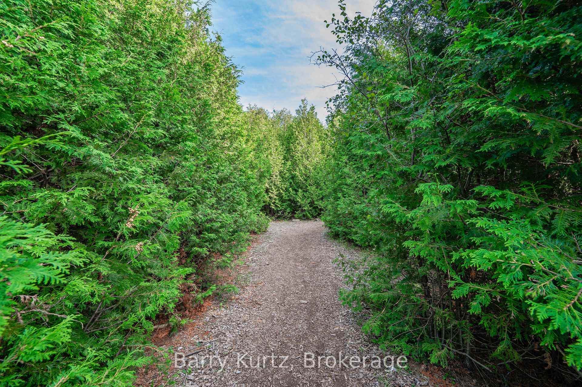 Photo 1 of 739 Stone Road E, Guelph, York/Watson Industrial Park — HOMEH