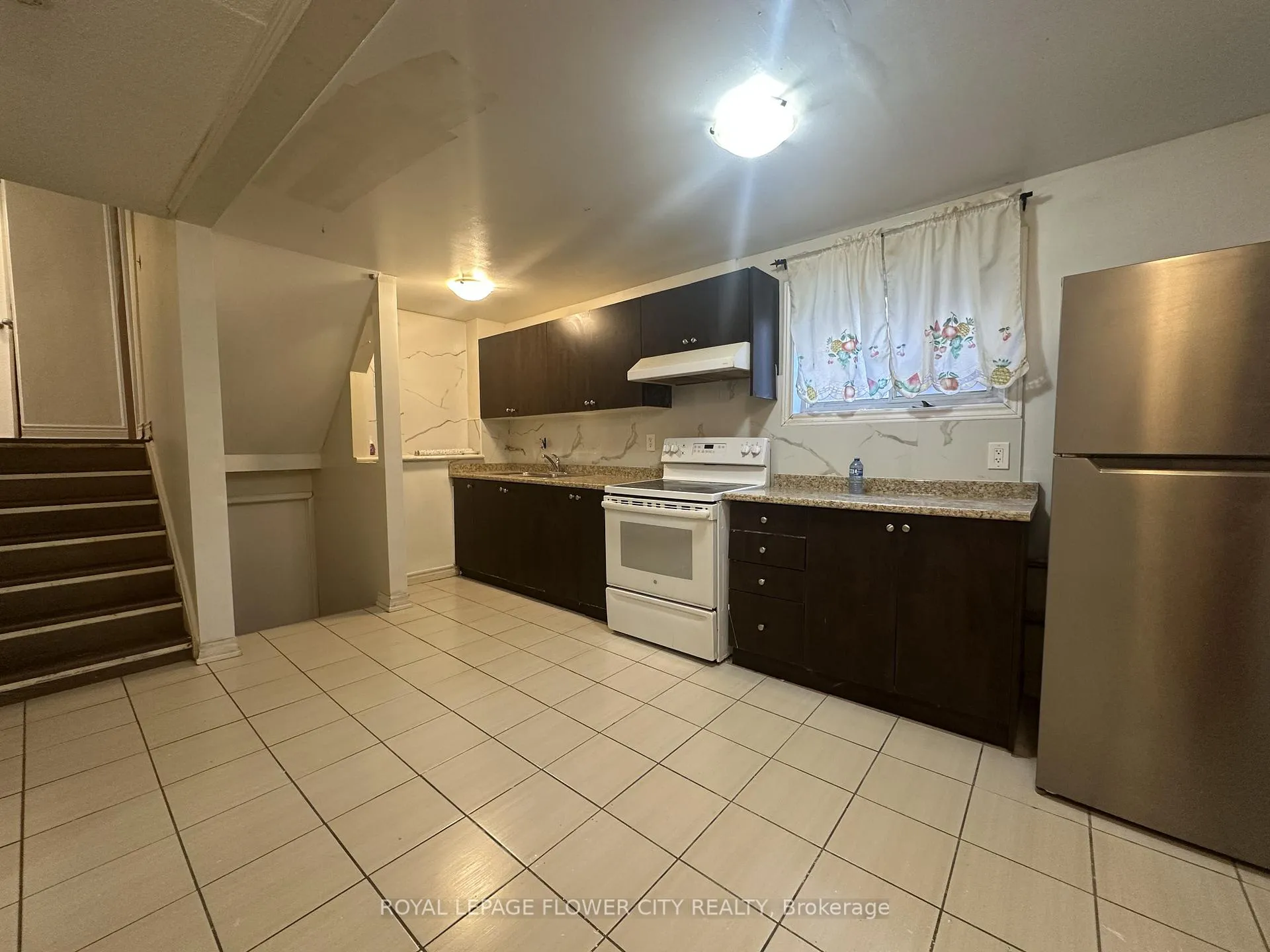 Photo 1 of 24 Peterson Court, Brampton, Heart Lake East — HOMEH