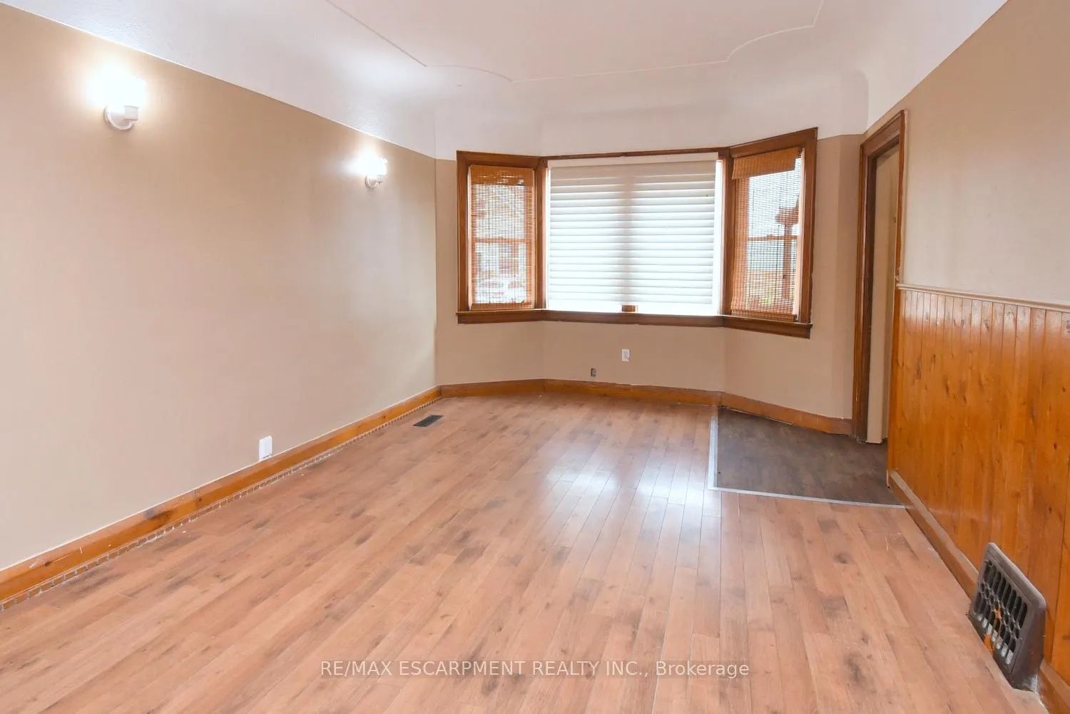 Photo 2 of 92 Gertrude Street, Hamilton, Industrial Sector — HOMEH