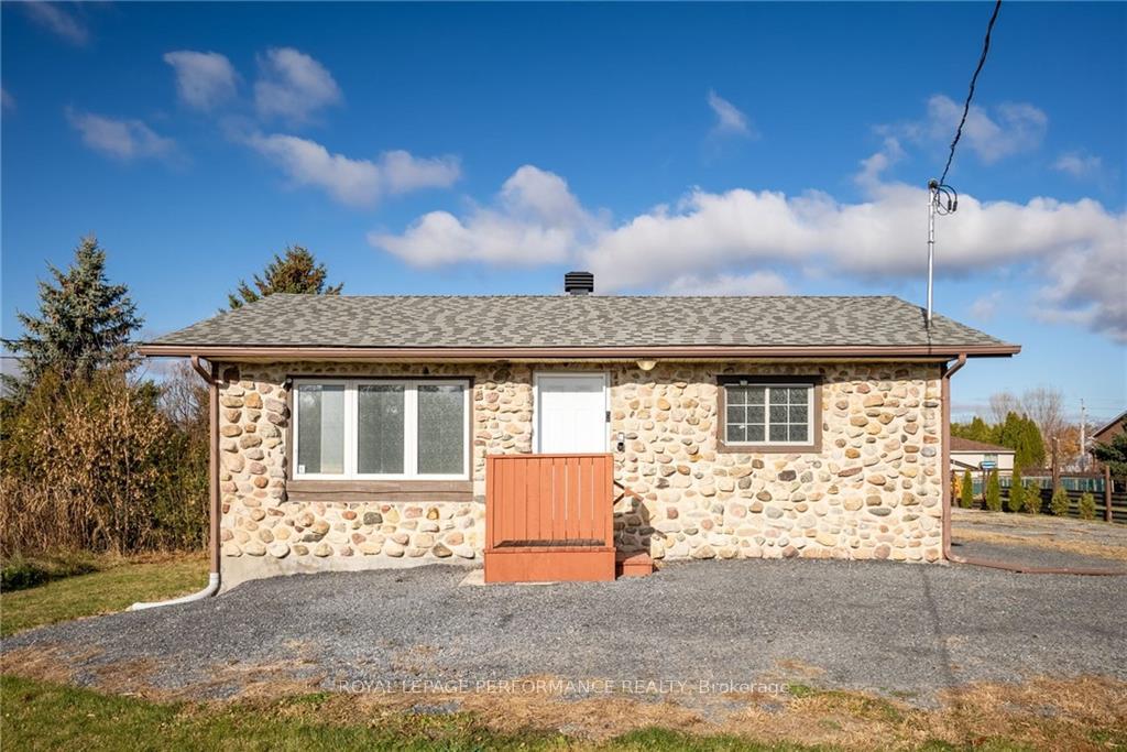 Photo 1 of 411 Pacific Avenue, Cornwall — HOMEH