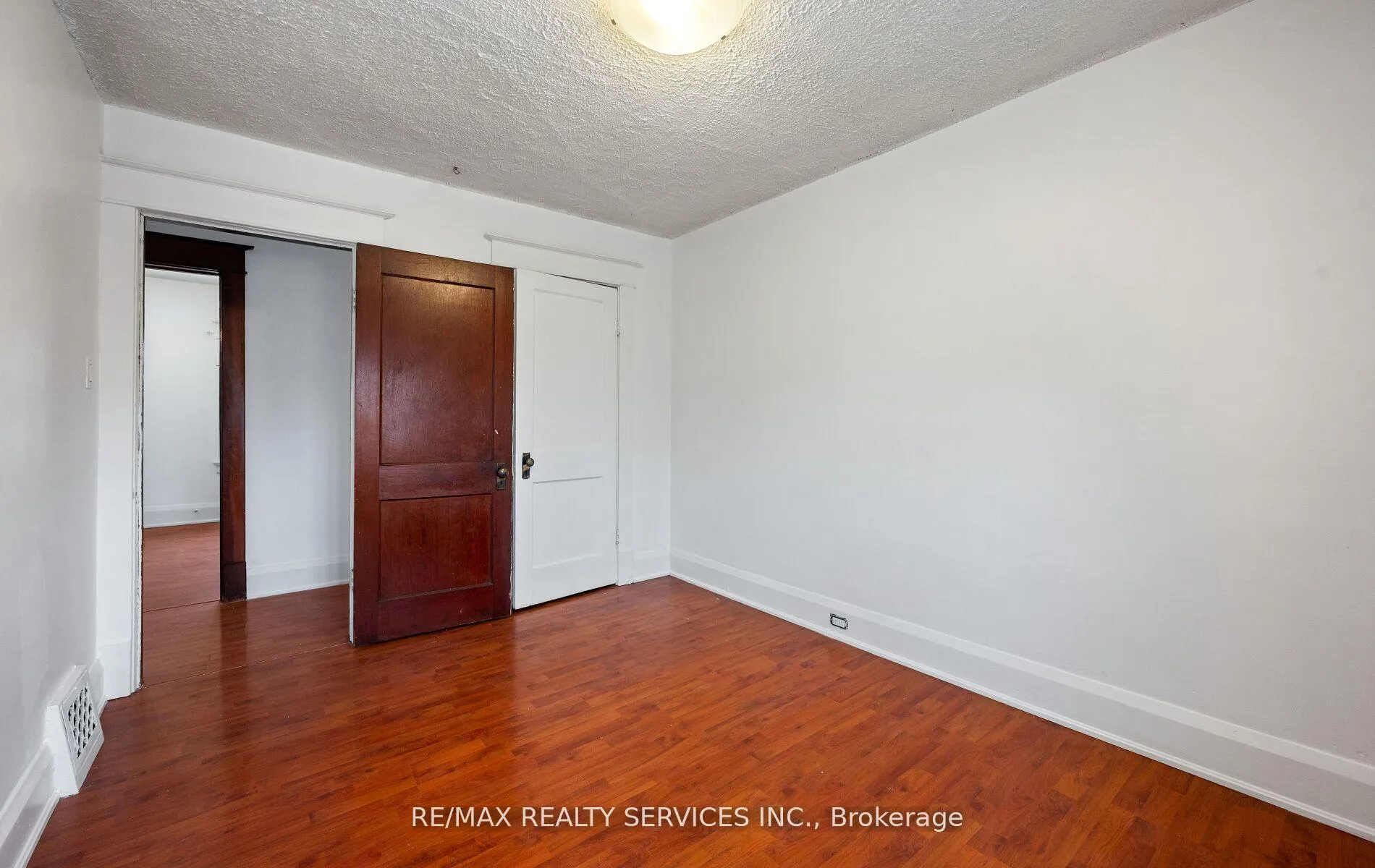 Photo 29 of 97 Mill Street N, Brampton, Downtown Brampton — HOMEH