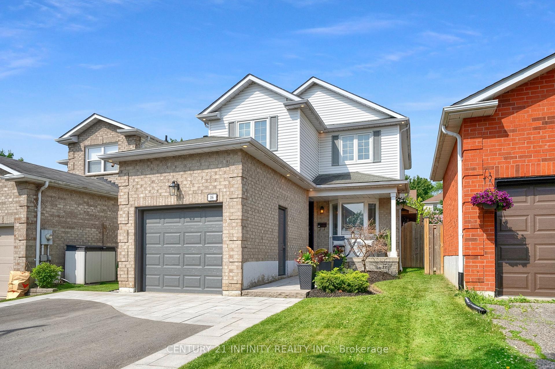 Photo 2 of 16 Wrenn Boulevard, Clarington, Bowmanville — HOMEH