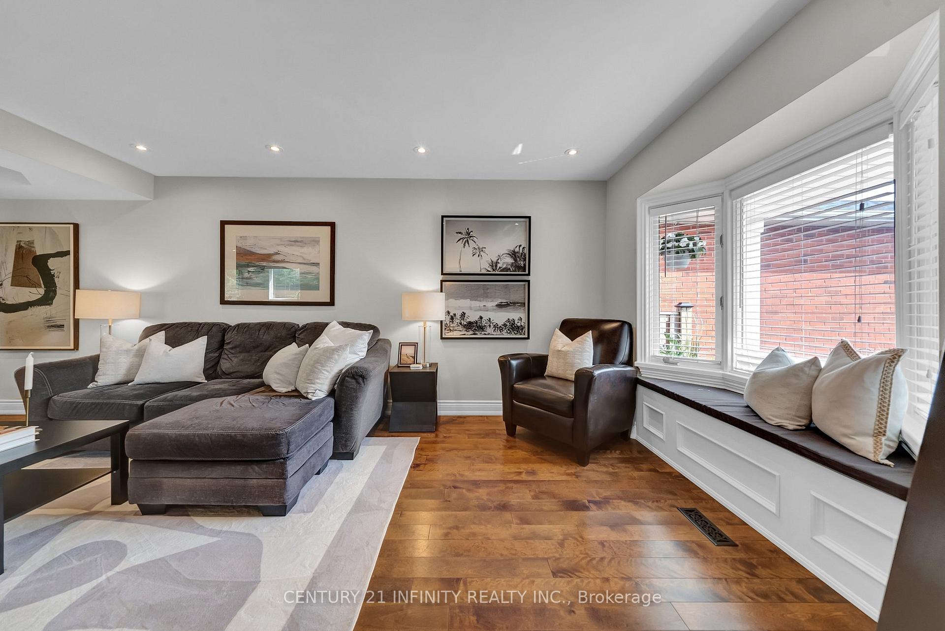 Photo 6 of 16 Wrenn Boulevard, Clarington, Bowmanville — HOMEH