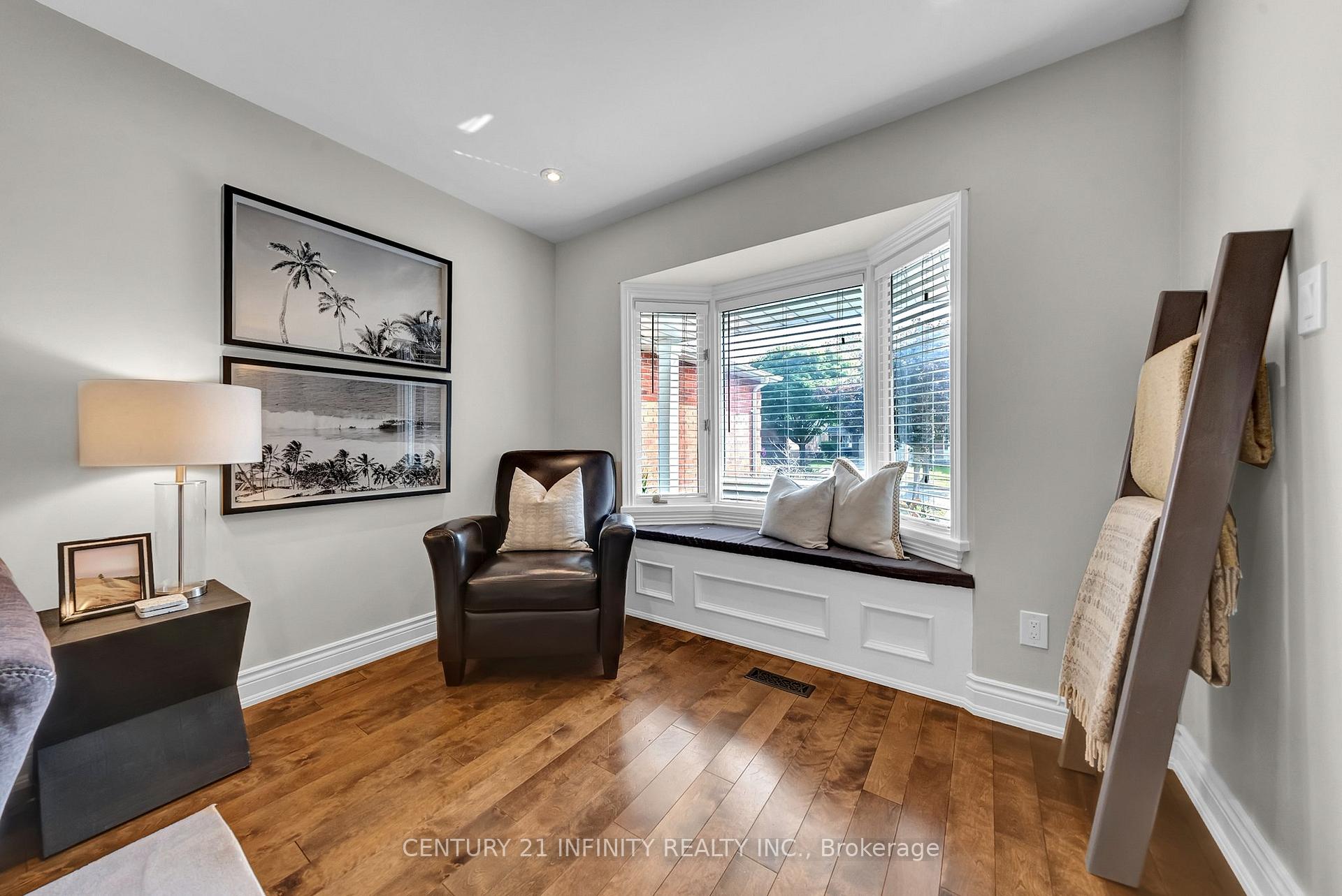 Photo 7 of 16 Wrenn Boulevard, Clarington, Bowmanville — HOMEH
