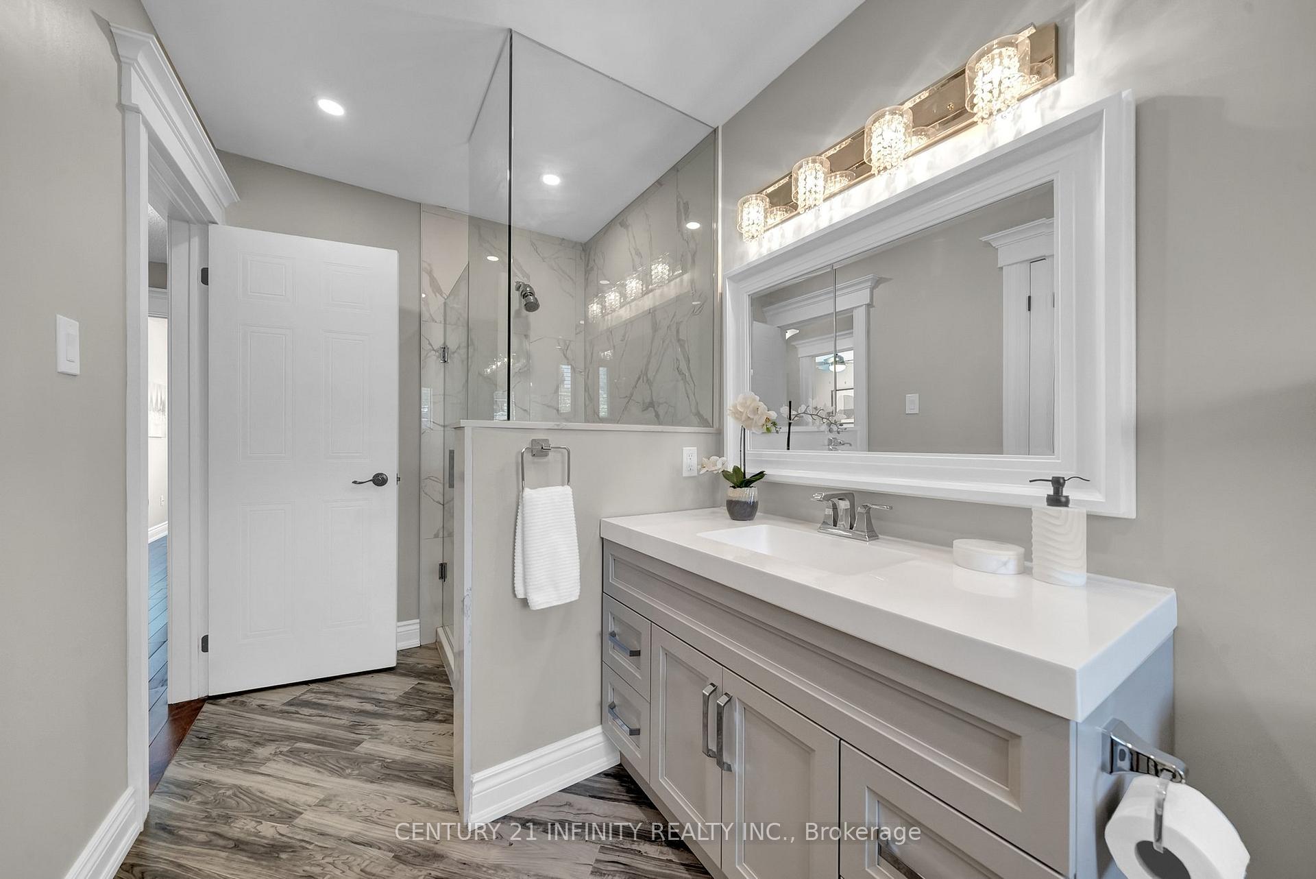 Photo 19 of 16 Wrenn Boulevard, Clarington, Bowmanville — HOMEH