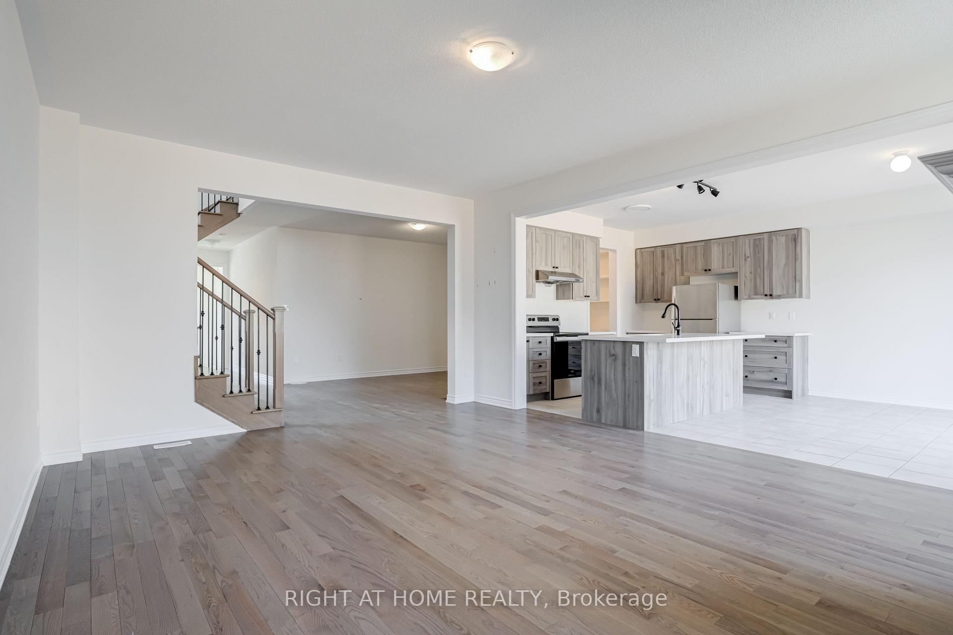 Photo 10 of 115 Petch Avenue, Caledon, Rural Caledon — HOMEH