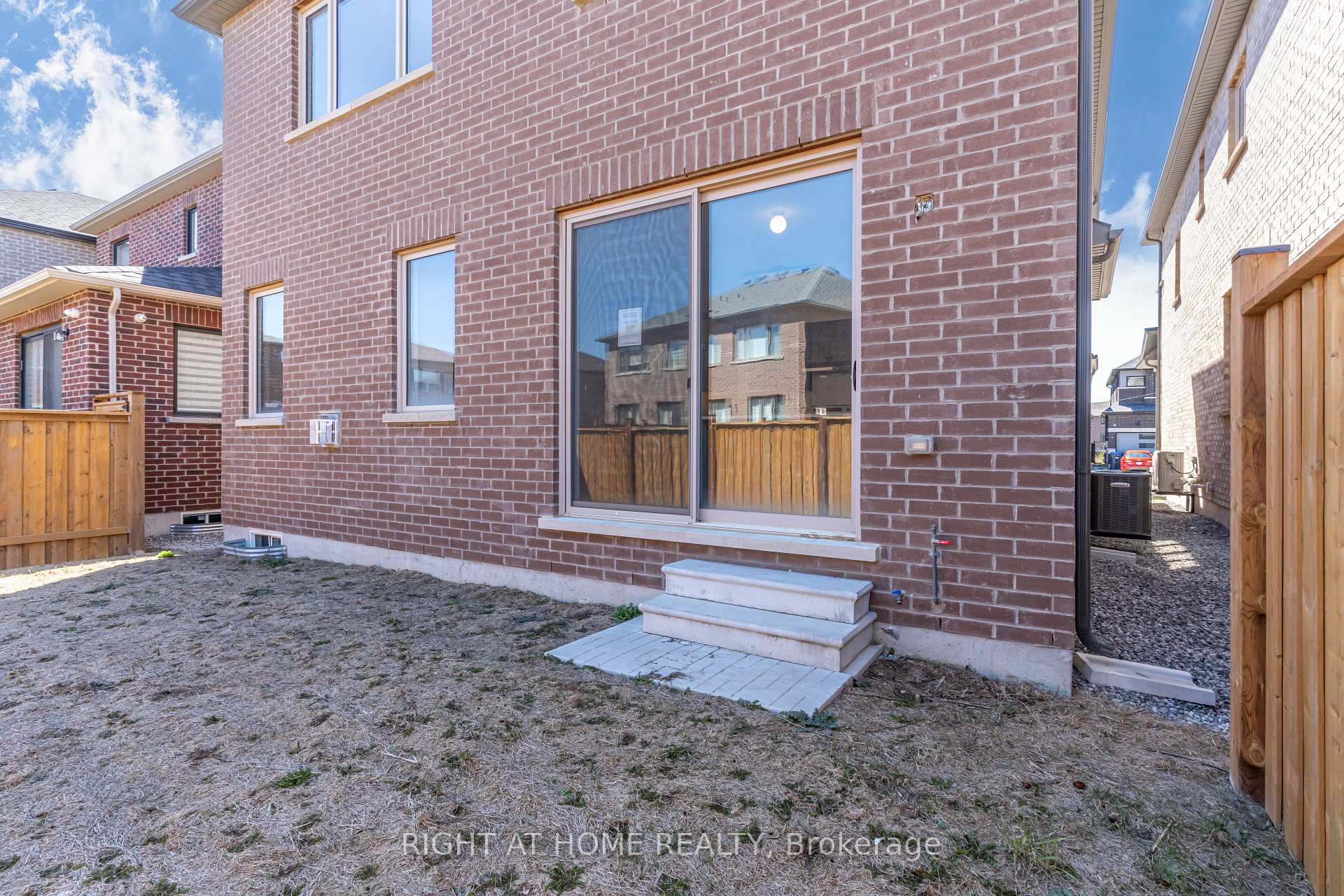 Photo 34 of 115 Petch Avenue, Caledon, Rural Caledon — HOMEH