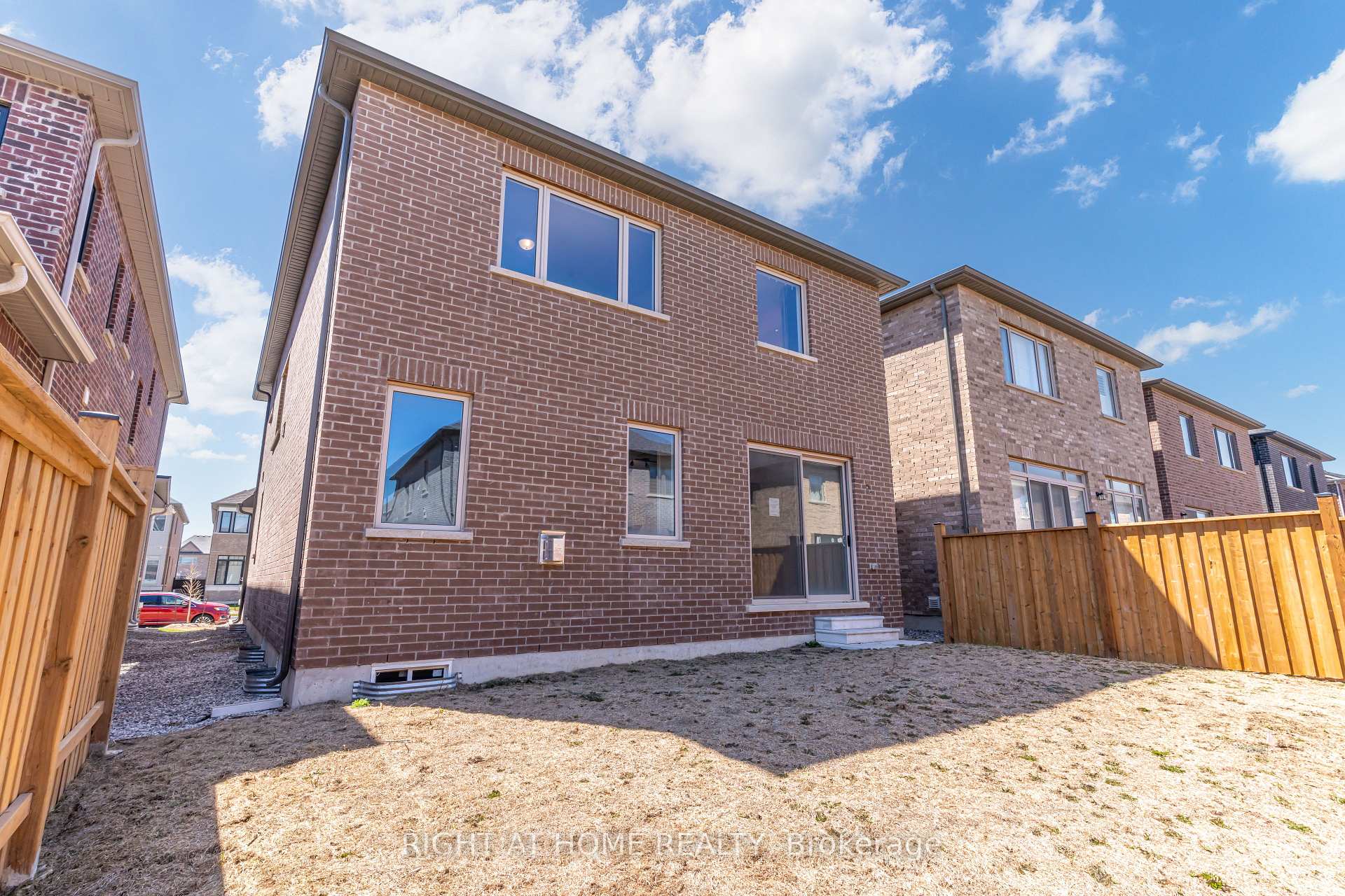 Photo 35 of 115 Petch Avenue, Caledon, Rural Caledon — HOMEH