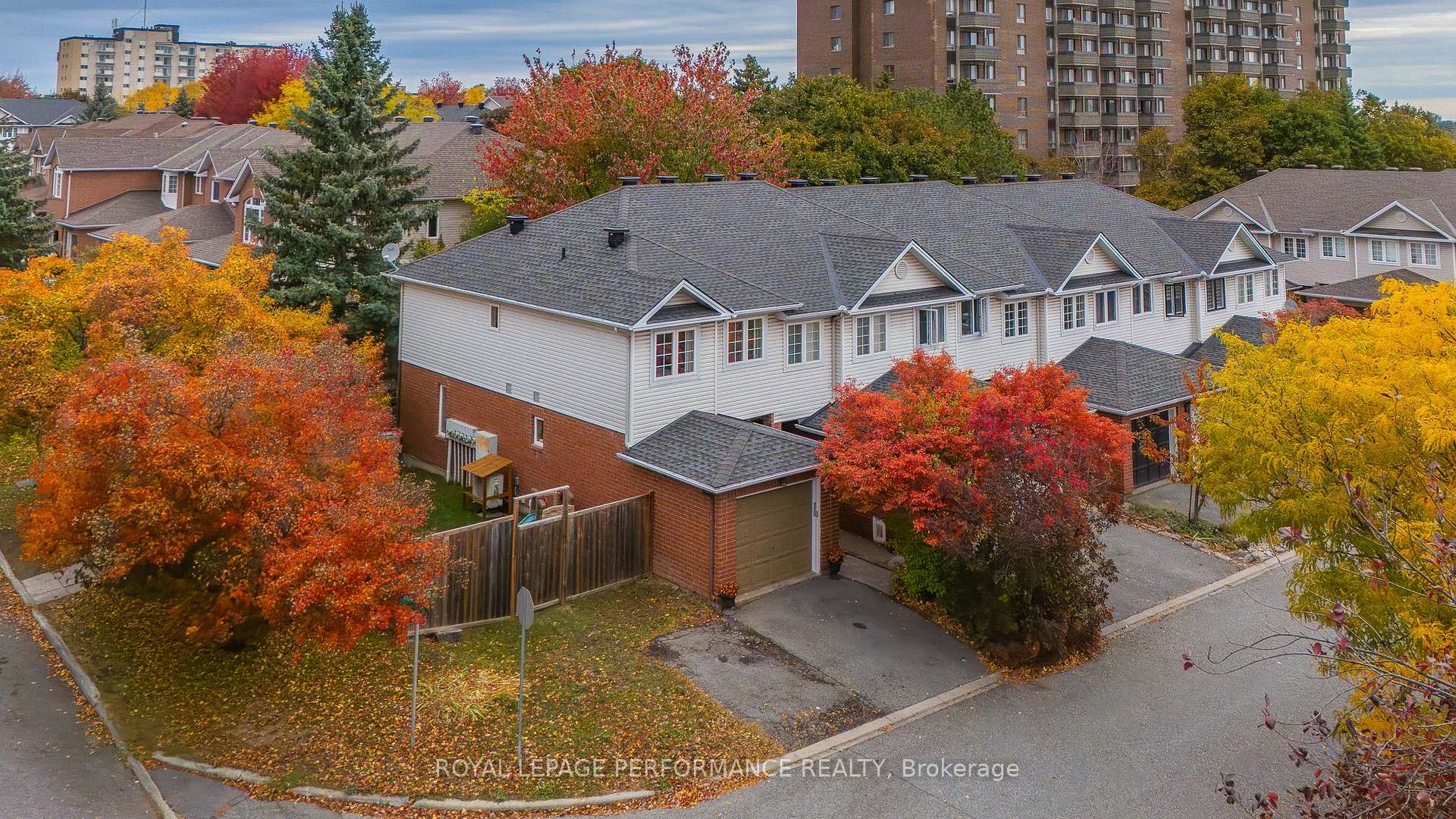 Photo 44 of 3 Festive Private, Ottawa, Central Park — HOMEH