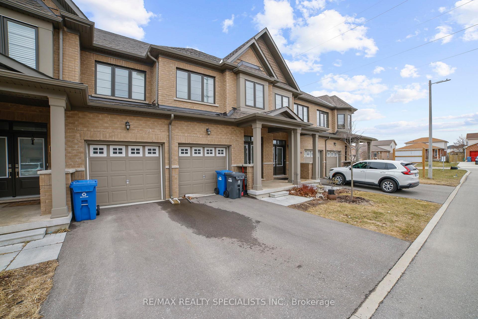 Photo 4 of Unit 104, 166 Deerpath Drive, Guelph, Willow West/Sugarbush/West Acres — HOMEH