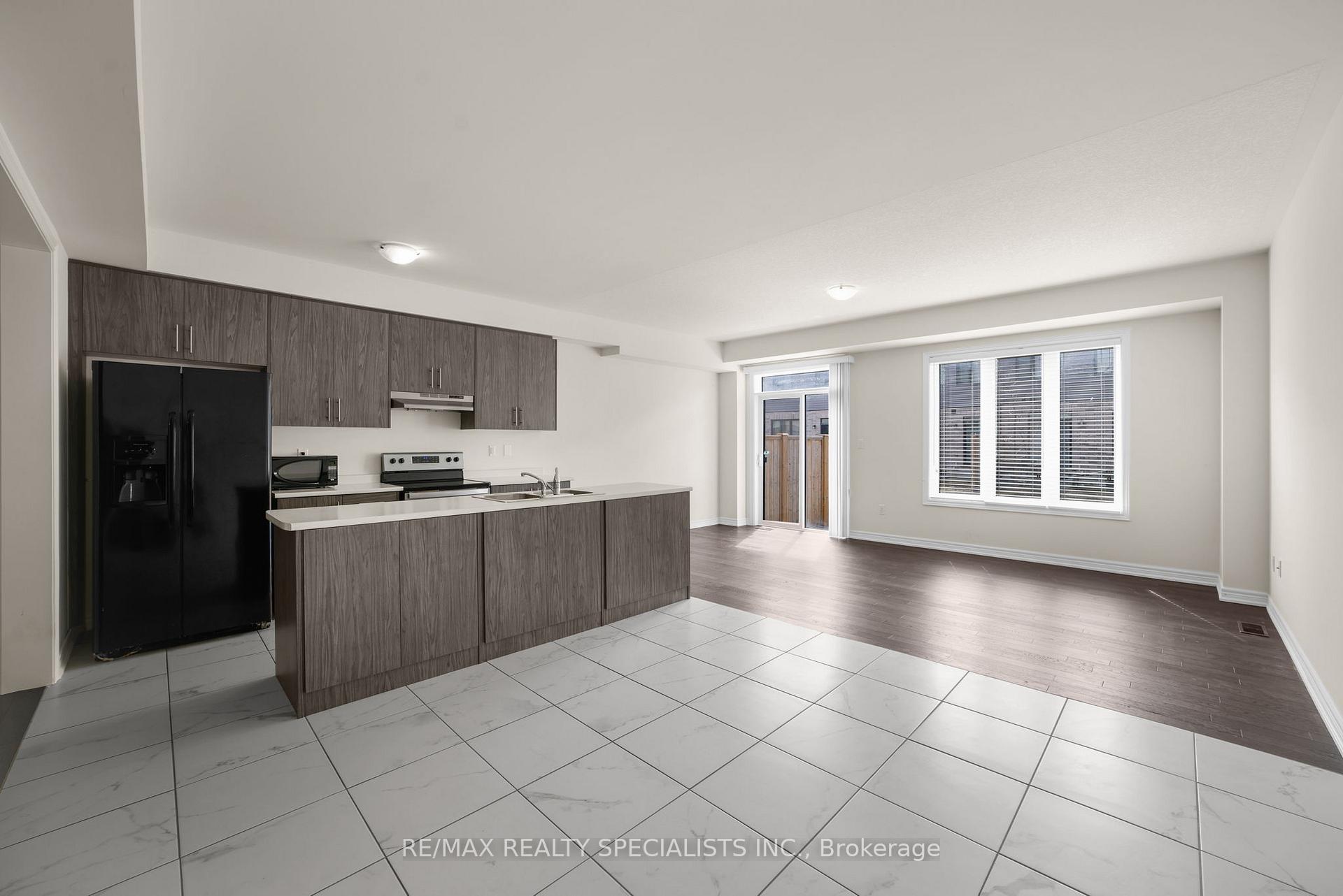 Photo 8 of Unit 104, 166 Deerpath Drive, Guelph, Willow West/Sugarbush/West Acres — HOMEH
