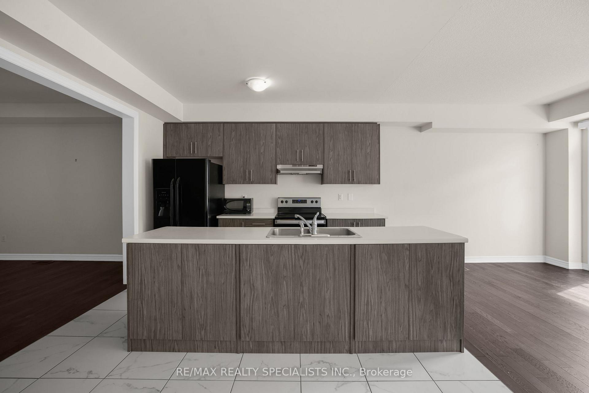 Photo 10 of Unit 104, 166 Deerpath Drive, Guelph, Willow West/Sugarbush/West Acres — HOMEH