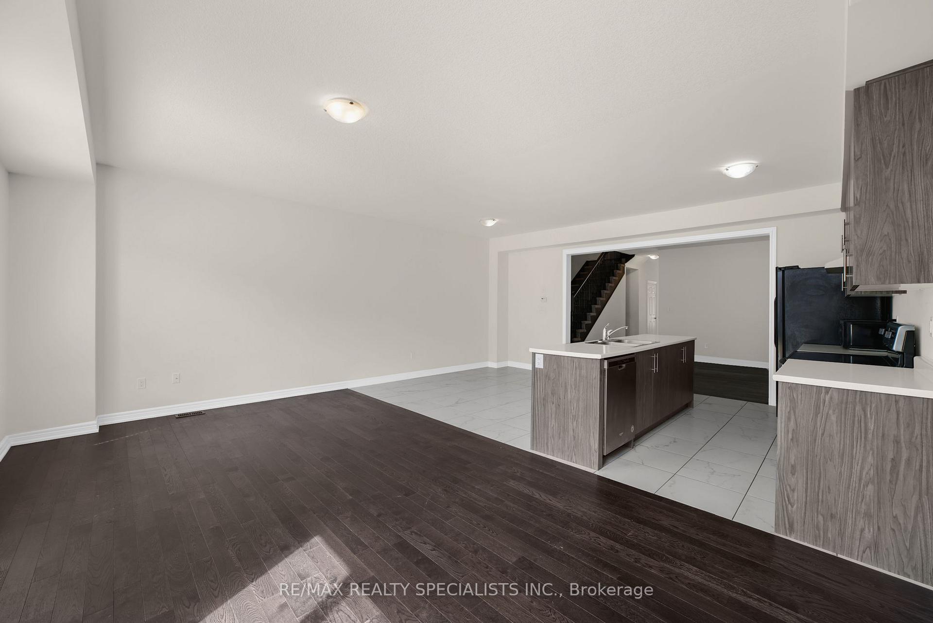 Photo 14 of Unit 104, 166 Deerpath Drive, Guelph, Willow West/Sugarbush/West Acres — HOMEH
