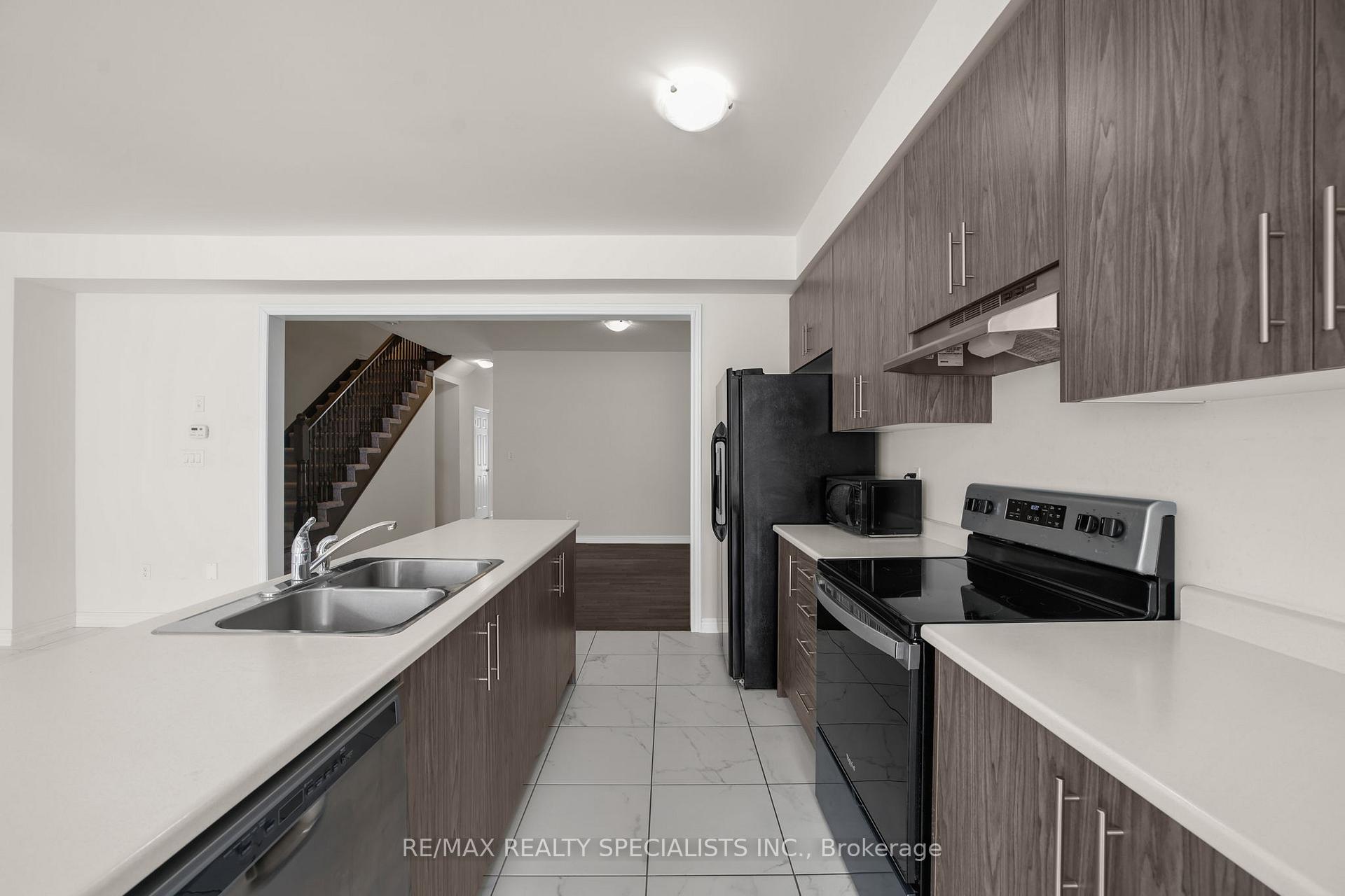 Photo 15 of Unit 104, 166 Deerpath Drive, Guelph, Willow West/Sugarbush/West Acres — HOMEH