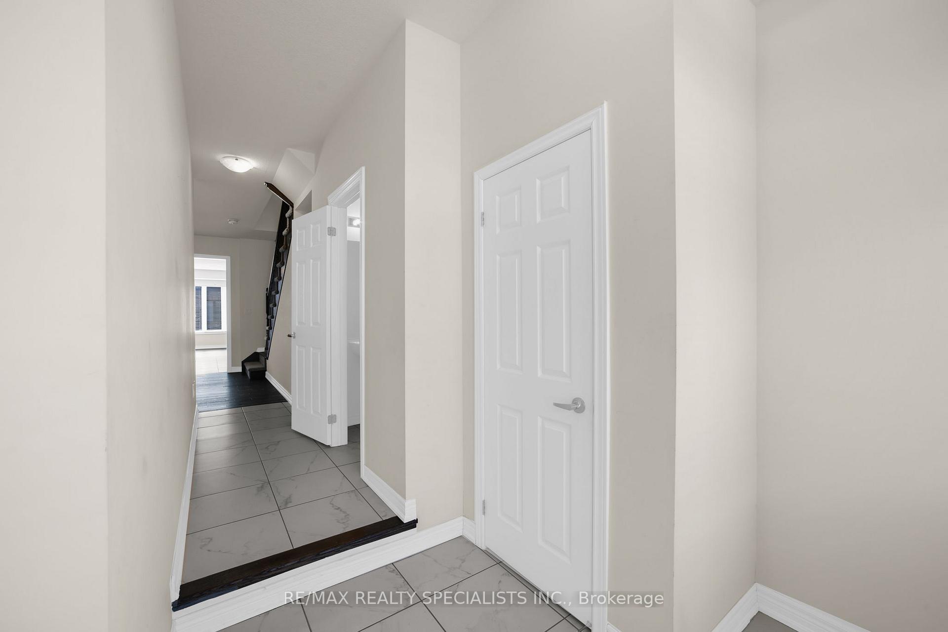 Photo 16 of Unit 104, 166 Deerpath Drive, Guelph, Willow West/Sugarbush/West Acres — HOMEH