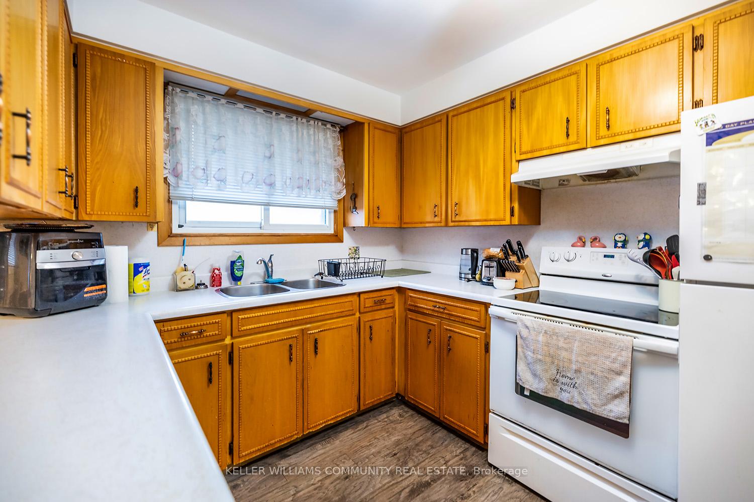 Photo 6 of 159 Scugog Street, Clarington, Bowmanville — HOMEH