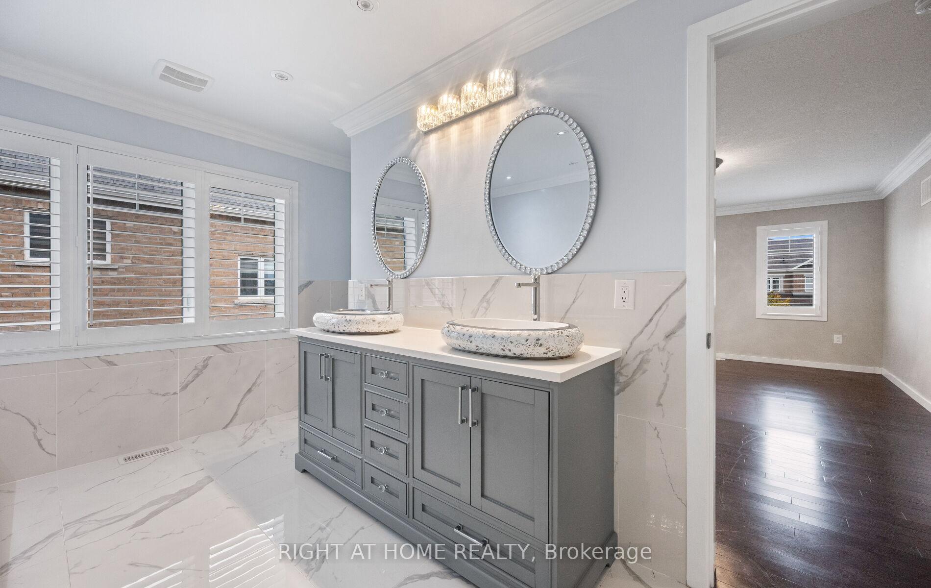 Photo 21 of 404 Queen Mary Drive, Brampton, Northwest Brampton — HOMEH