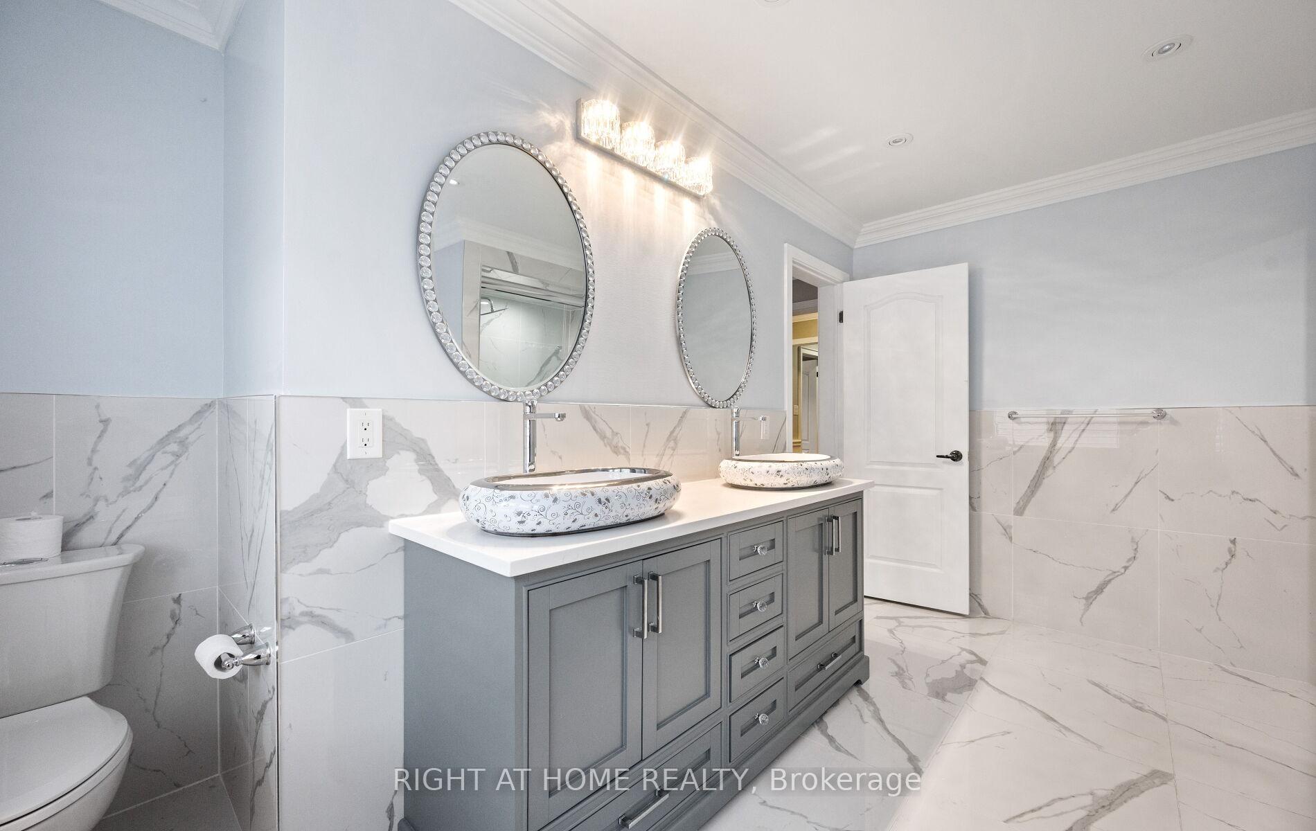 Photo 23 of 404 Queen Mary Drive, Brampton, Northwest Brampton — HOMEH
